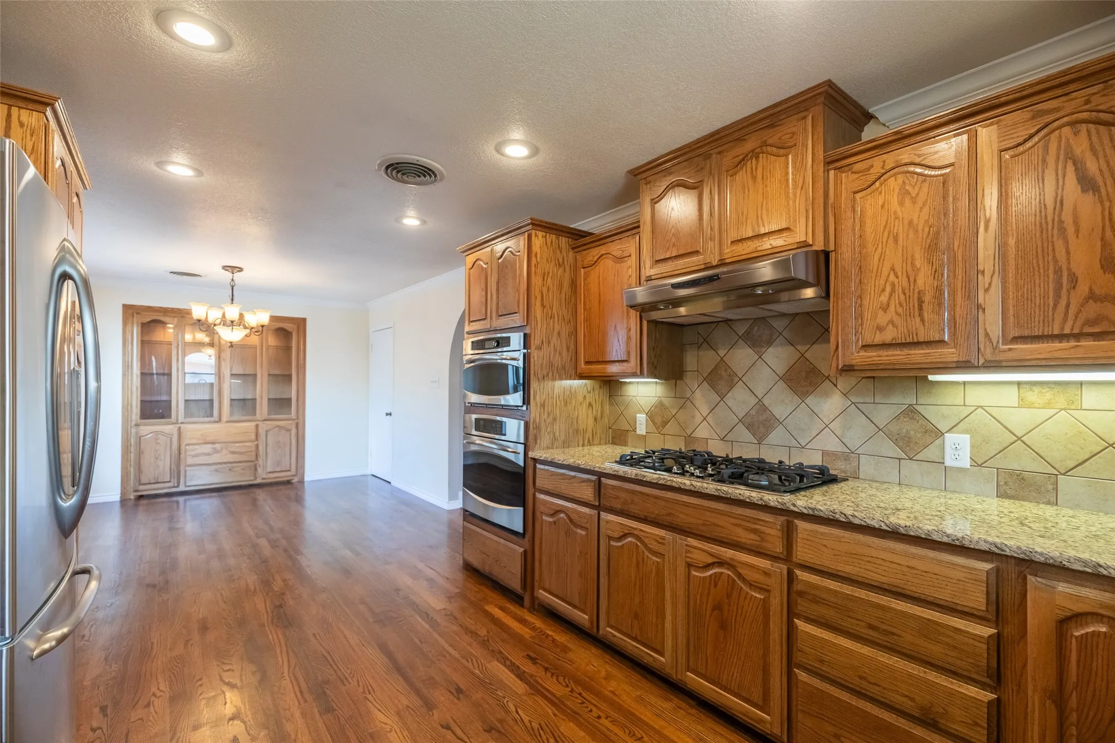 Single Family Residence For Sale in Taylor County , 3234 Wyndrock Drive, Abilene, Texas 79606, 3 Bedroom, 2 Bathroom, 2 Garage spaces, 1,727 Sqft, built in 1975, mls#21380710, Real Estate Agent in Abilene, Homes For Sale in Taylor county, Homes For Sale in Abilene, Realtor in Abilene Texas, Real Estate Brokerage Independent Realty Texas, Luminita Cordes Realtor