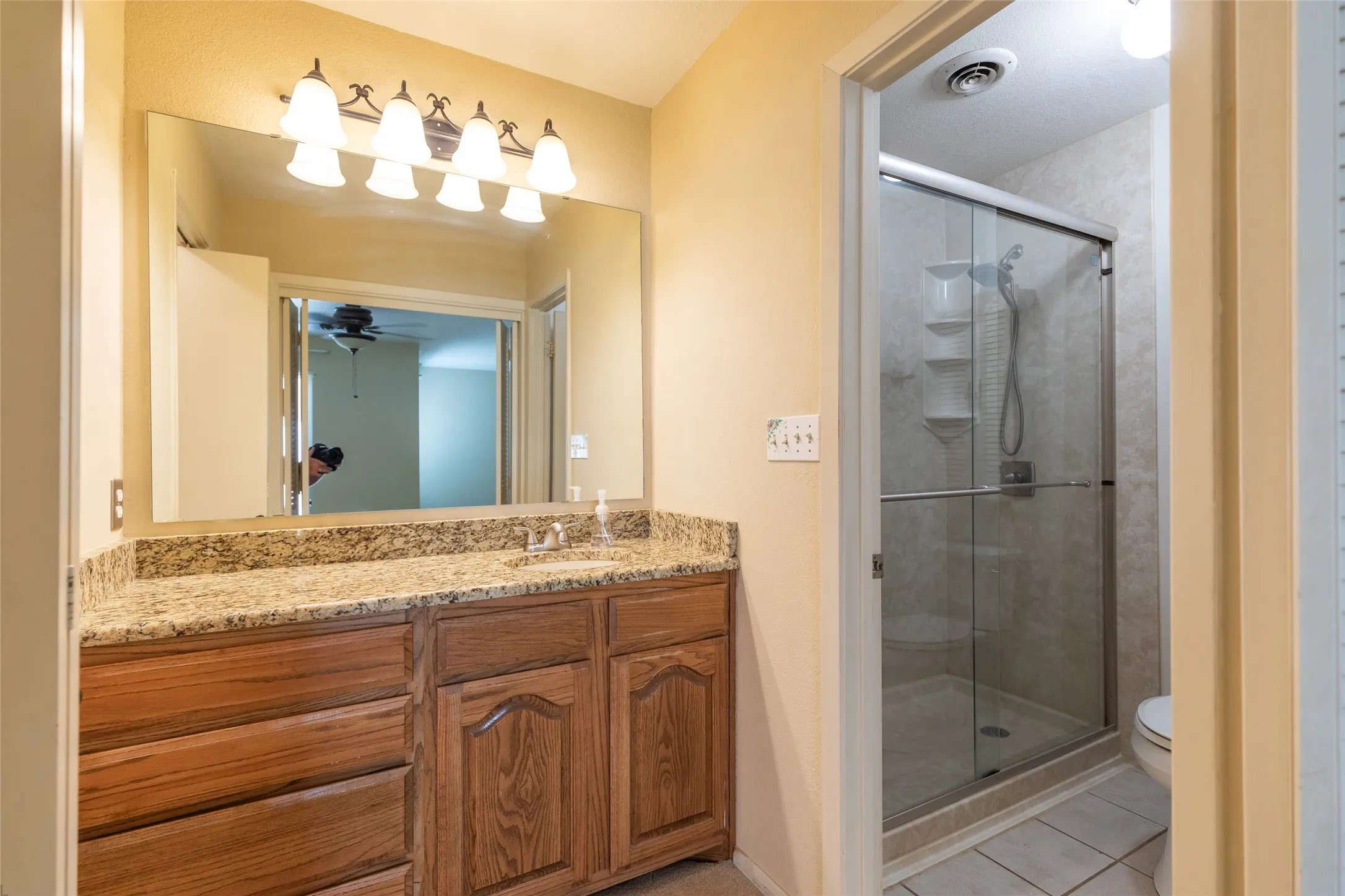 Single Family Residence For Sale in Taylor County , 3234 Wyndrock Drive, Abilene, Texas 79606, 3 Bedroom, 2 Bathroom, 2 Garage spaces, 1,727 Sqft, built in 1975, mls#21380710, Real Estate Agent in Abilene, Homes For Sale in Taylor county, Homes For Sale in Abilene, Realtor in Abilene Texas, Real Estate Brokerage Independent Realty Texas, Luminita Cordes Realtor