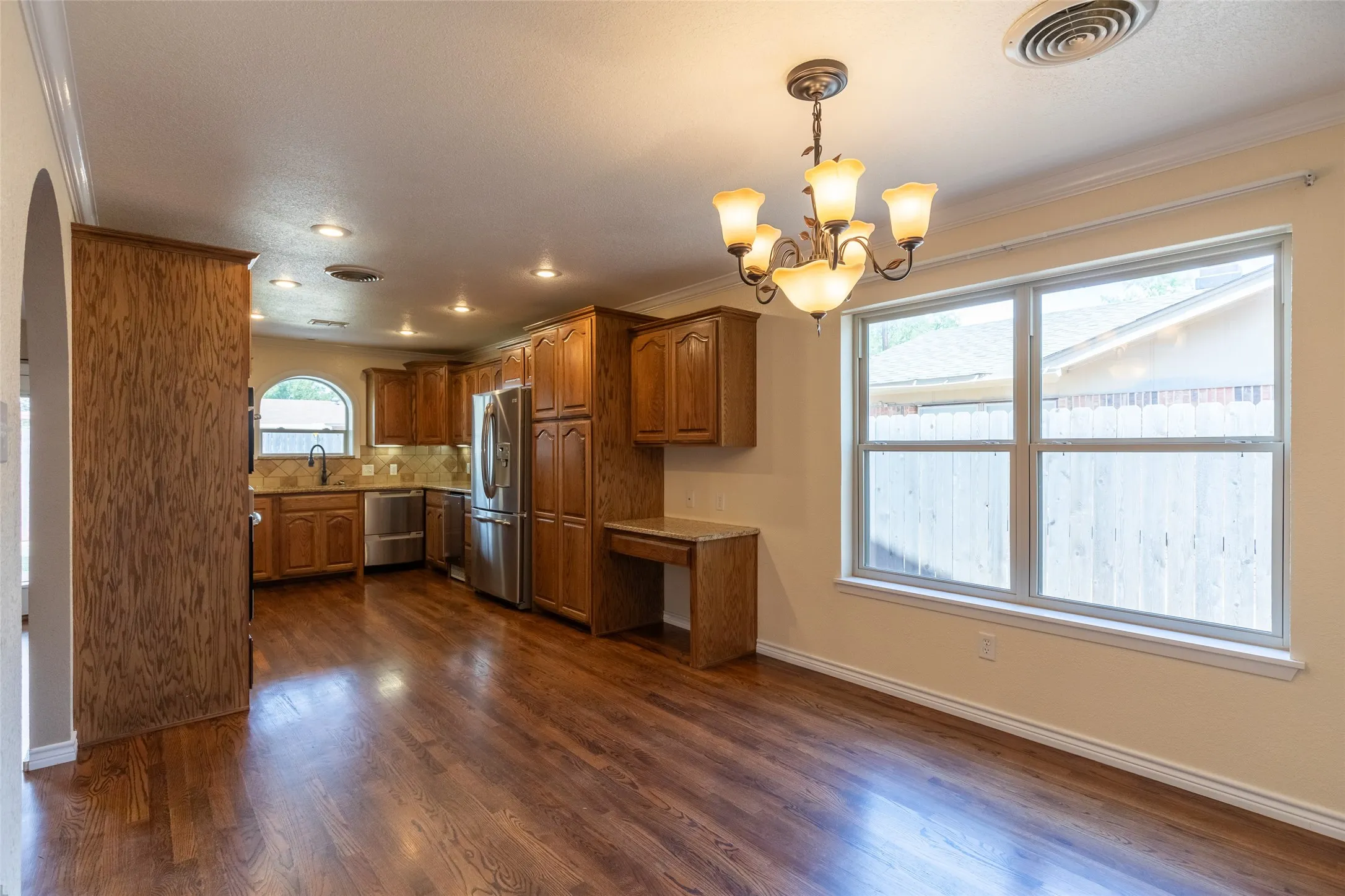 Single Family Residence For Sale in Taylor County , 3234 Wyndrock Drive, Abilene, Texas 79606, 3 Bedroom, 2 Bathroom, 2 Garage spaces, 1,727 Sqft, built in 1975, mls#21380710, Real Estate Agent in Abilene, Homes For Sale in Taylor county, Homes For Sale in Abilene, Realtor in Abilene Texas, Real Estate Brokerage Independent Realty Texas, Luminita Cordes Realtor