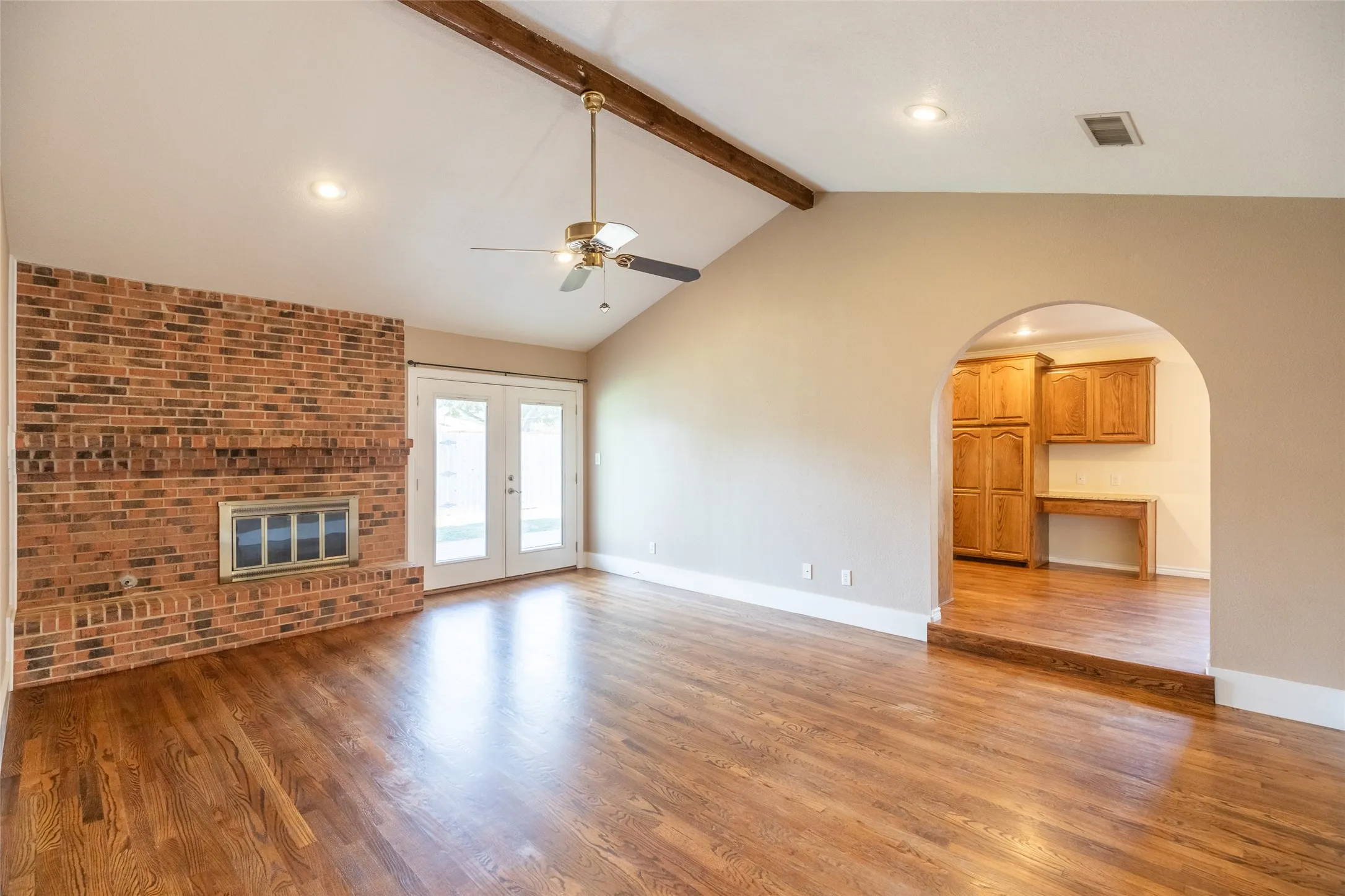 Single Family Residence For Sale in Taylor County , 3234 Wyndrock Drive, Abilene, Texas 79606, 3 Bedroom, 2 Bathroom, 2 Garage spaces, 1,727 Sqft, built in 1975, mls#21380710, Real Estate Agent in Abilene, Homes For Sale in Taylor county, Homes For Sale in Abilene, Realtor in Abilene Texas, Real Estate Brokerage Independent Realty Texas, Luminita Cordes Realtor
