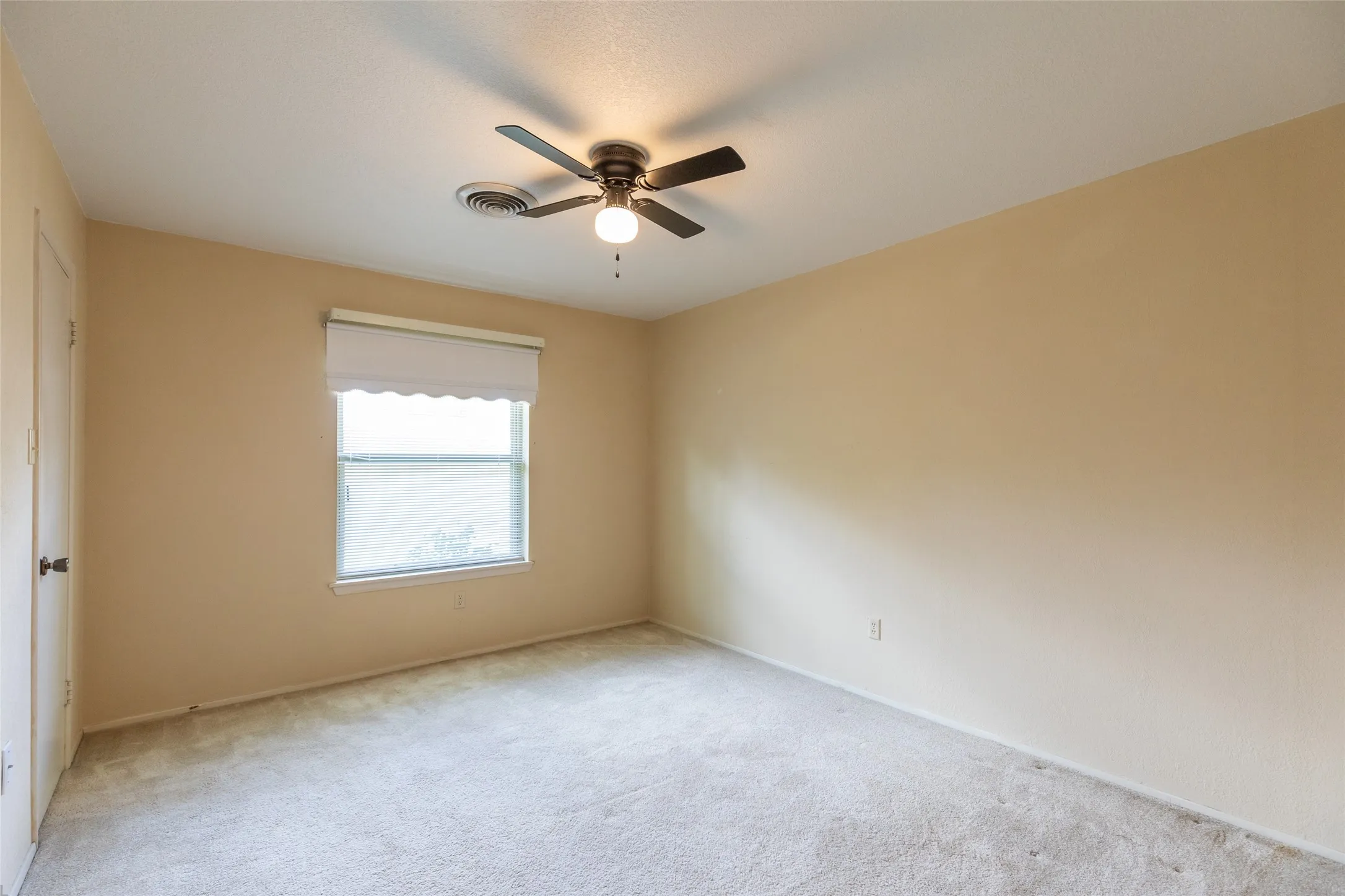 Single Family Residence For Sale in Taylor County , 3234 Wyndrock Drive, Abilene, Texas 79606, 3 Bedroom, 2 Bathroom, 2 Garage spaces, 1,727 Sqft, built in 1975, mls#21380710, Real Estate Agent in Abilene, Homes For Sale in Taylor county, Homes For Sale in Abilene, Realtor in Abilene Texas, Real Estate Brokerage Independent Realty Texas, Luminita Cordes Realtor