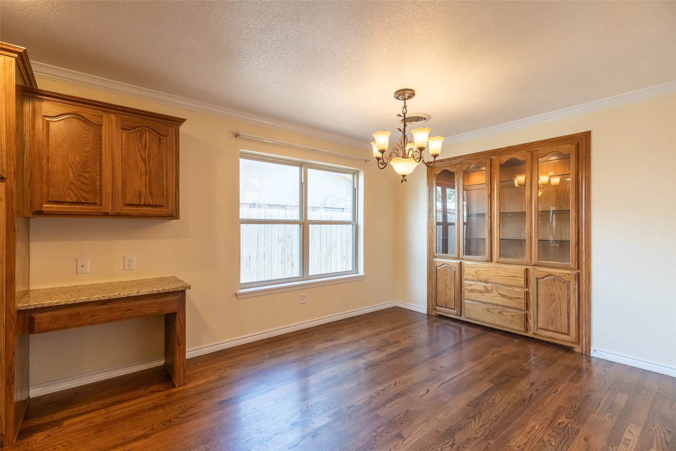 Single Family Residence For Sale in Taylor County , 3234 Wyndrock Drive, Abilene, Texas 79606, 3 Bedroom, 2 Bathroom, 2 Garage spaces, 1,727 Sqft, built in 1975, mls#21380710, Real Estate Agent in Abilene, Homes For Sale in Taylor county, Homes For Sale in Abilene, Realtor in Abilene Texas, Real Estate Brokerage Independent Realty Texas, Luminita Cordes Realtor
