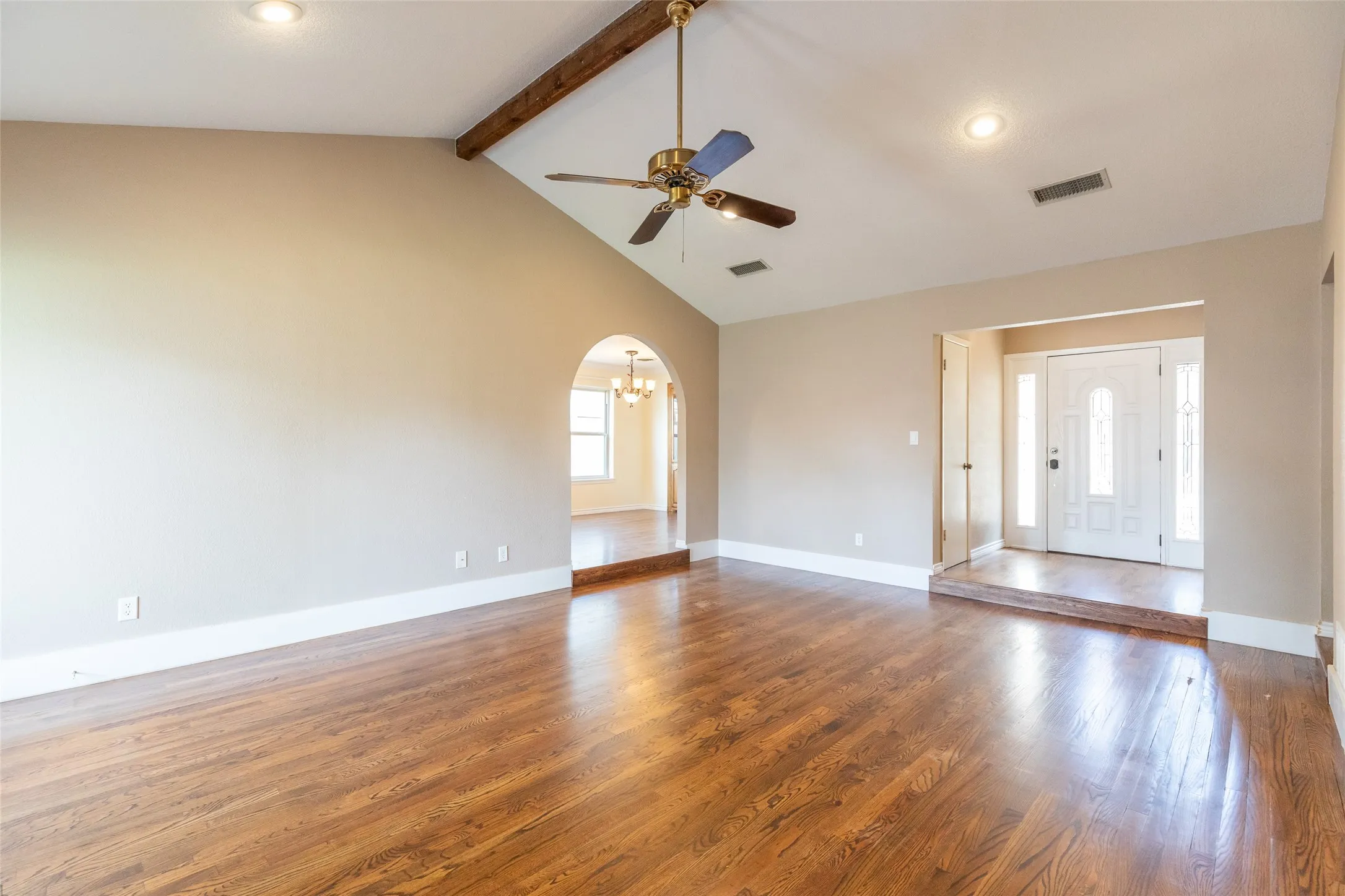 Single Family Residence For Sale in Taylor County , 3234 Wyndrock Drive, Abilene, Texas 79606, 3 Bedroom, 2 Bathroom, 2 Garage spaces, 1,727 Sqft, built in 1975, mls#21380710, Real Estate Agent in Abilene, Homes For Sale in Taylor county, Homes For Sale in Abilene, Realtor in Abilene Texas, Real Estate Brokerage Independent Realty Texas, Luminita Cordes Realtor