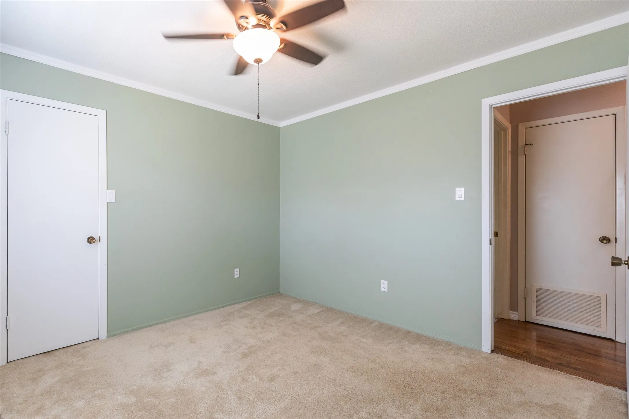 Single Family Residence For Sale in Taylor County , 3234 Wyndrock Drive, Abilene, Texas 79606, 3 Bedroom, 2 Bathroom, 2 Garage spaces, 1,727 Sqft, built in 1975, mls#21380710, Real Estate Agent in Abilene, Homes For Sale in Taylor county, Homes For Sale in Abilene, Realtor in Abilene Texas, Real Estate Brokerage Independent Realty Texas, Luminita Cordes Realtor