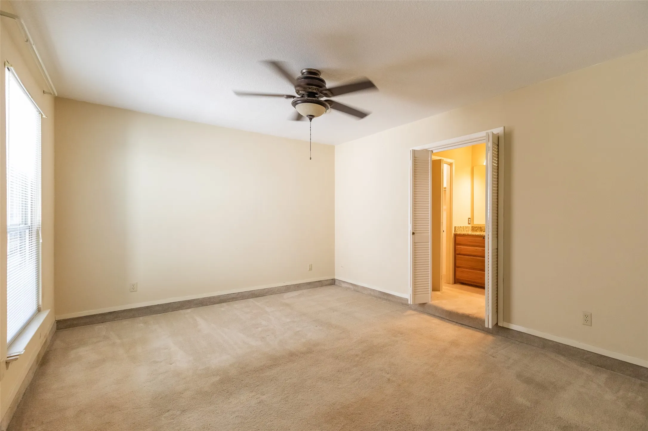 Single Family Residence For Sale in Taylor County , 3234 Wyndrock Drive, Abilene, Texas 79606, 3 Bedroom, 2 Bathroom, 2 Garage spaces, 1,727 Sqft, built in 1975, mls#21380710, Real Estate Agent in Abilene, Homes For Sale in Taylor county, Homes For Sale in Abilene, Realtor in Abilene Texas, Real Estate Brokerage Independent Realty Texas, Luminita Cordes Realtor