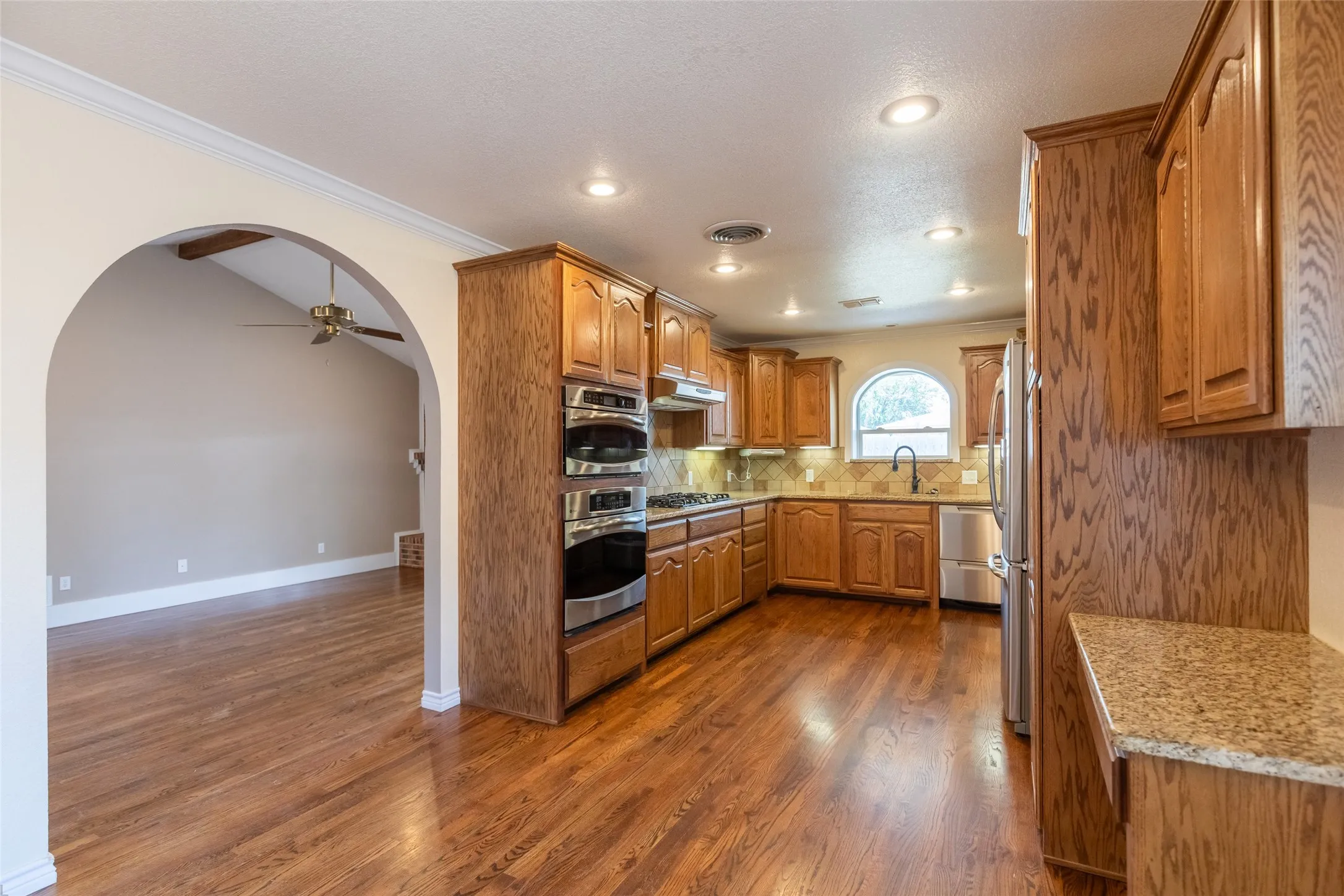 Single Family Residence For Sale in Taylor County , 3234 Wyndrock Drive, Abilene, Texas 79606, 3 Bedroom, 2 Bathroom, 2 Garage spaces, 1,727 Sqft, built in 1975, mls#21380710, Real Estate Agent in Abilene, Homes For Sale in Taylor county, Homes For Sale in Abilene, Realtor in Abilene Texas, Real Estate Brokerage Independent Realty Texas, Luminita Cordes Realtor