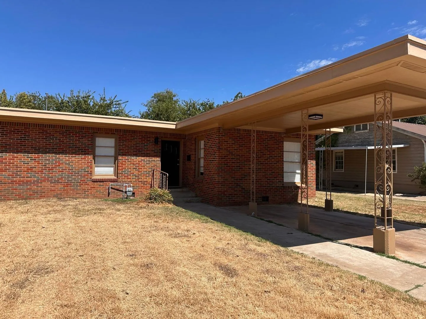 Single Family Residence For Rent in Brown County , 1015 Avenue K, Brownwood, Texas 76801, 3 Bedroom, 1 Bathroom, Garage spaces, 1,209 Sqft, built in 1960, mls#21380714, Real Estate Agent in Brownwood, Homes For Rent in Brown county, Homes For Rent in Brownwood, Realtor in Brownwood Texas, Real Estate Brokerage Independent Realty Texas, Luminita Cordes Realtor