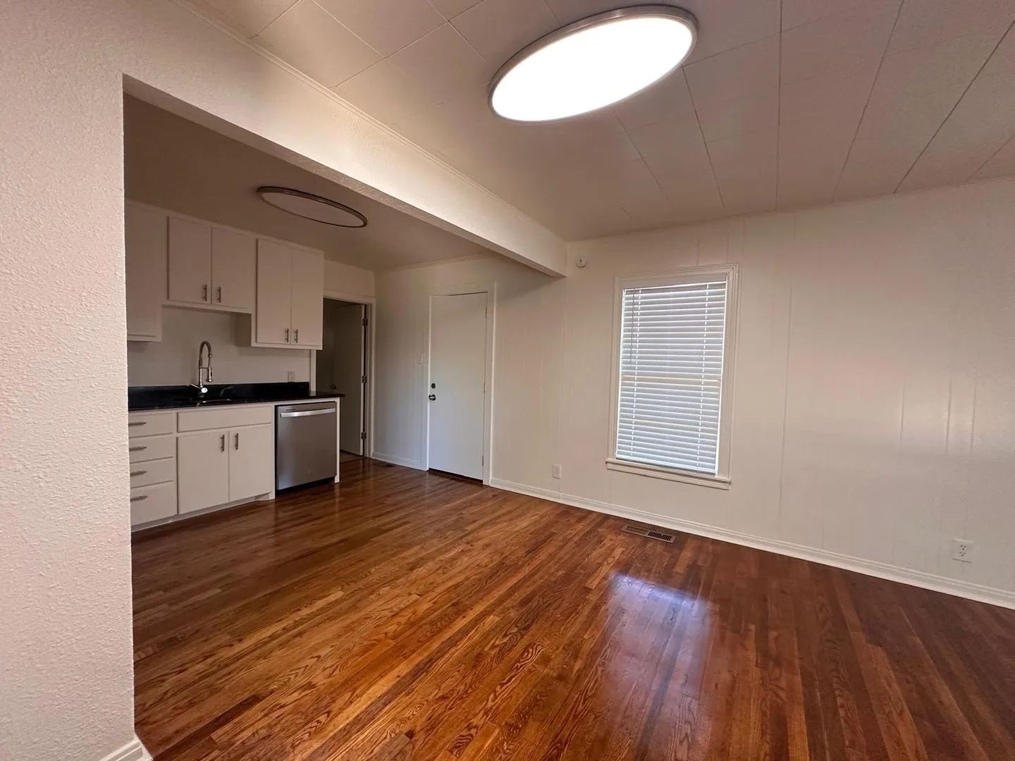 Single Family Residence For Rent in Brown County , 1015 Avenue K, Brownwood, Texas 76801, 3 Bedroom, 1 Bathroom, Garage spaces, 1,209 Sqft, built in 1960, mls#21380714, Real Estate Agent in Brownwood, Homes For Rent in Brown county, Homes For Rent in Brownwood, Realtor in Brownwood Texas, Real Estate Brokerage Independent Realty Texas, Luminita Cordes Realtor