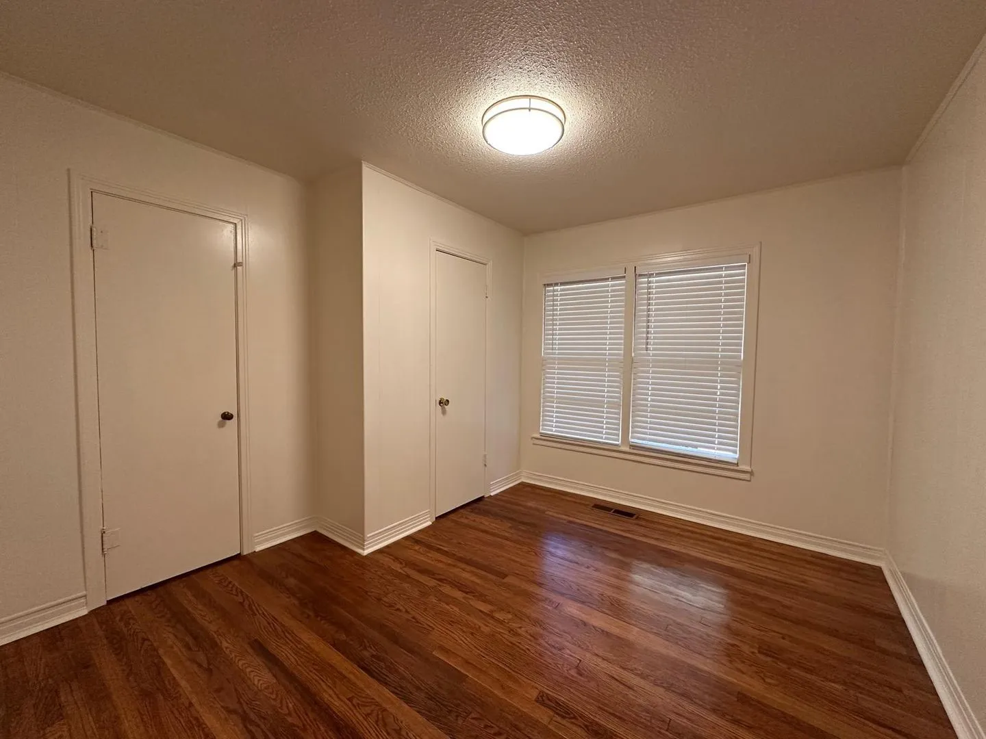 Single Family Residence For Rent in Brown County , 1015 Avenue K, Brownwood, Texas 76801, 3 Bedroom, 1 Bathroom, Garage spaces, 1,209 Sqft, built in 1960, mls#21380714, Real Estate Agent in Brownwood, Homes For Rent in Brown county, Homes For Rent in Brownwood, Realtor in Brownwood Texas, Real Estate Brokerage Independent Realty Texas, Luminita Cordes Realtor