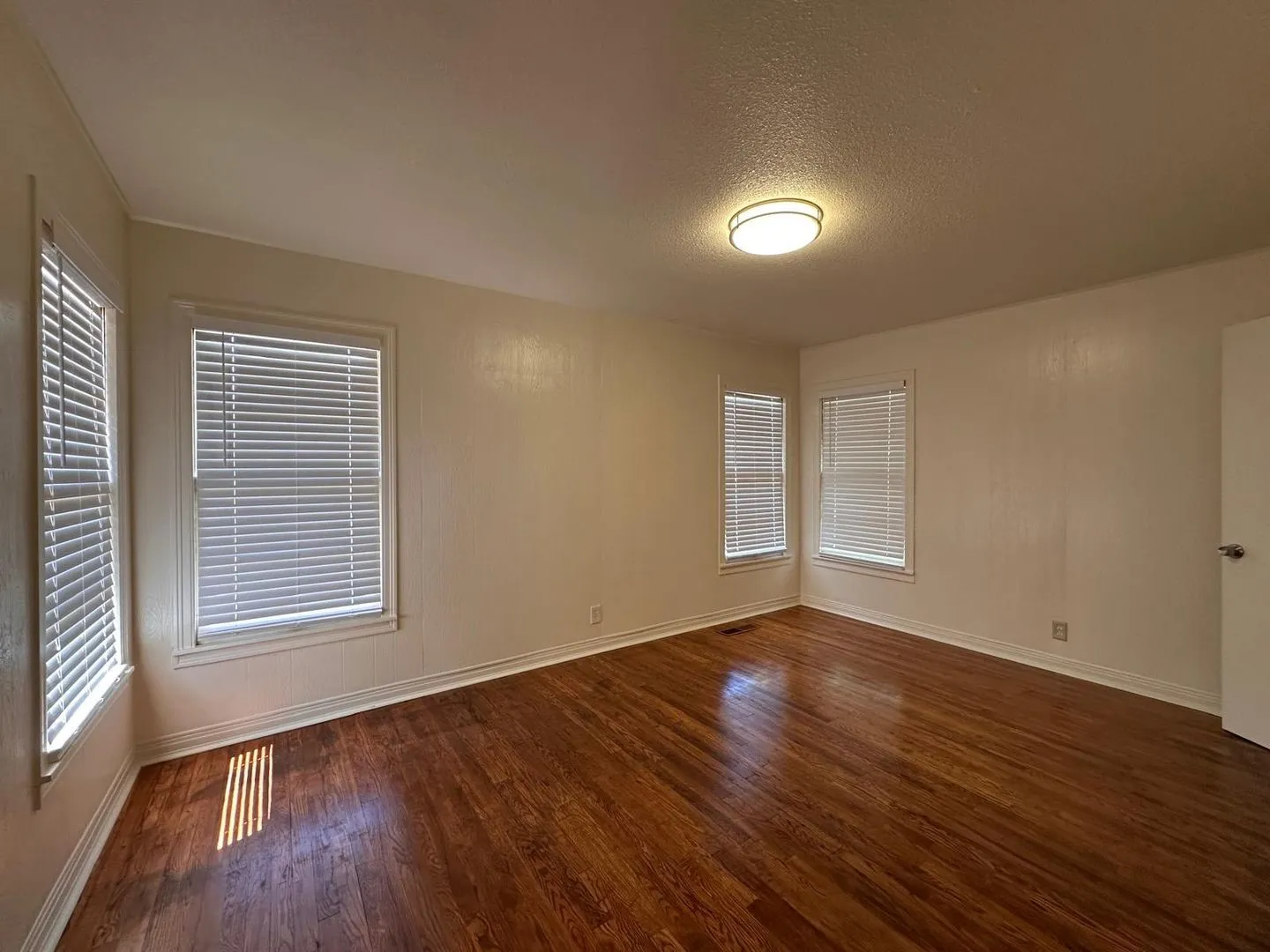 Single Family Residence For Rent in Brown County , 1015 Avenue K, Brownwood, Texas 76801, 3 Bedroom, 1 Bathroom, Garage spaces, 1,209 Sqft, built in 1960, mls#21380714, Real Estate Agent in Brownwood, Homes For Rent in Brown county, Homes For Rent in Brownwood, Realtor in Brownwood Texas, Real Estate Brokerage Independent Realty Texas, Luminita Cordes Realtor