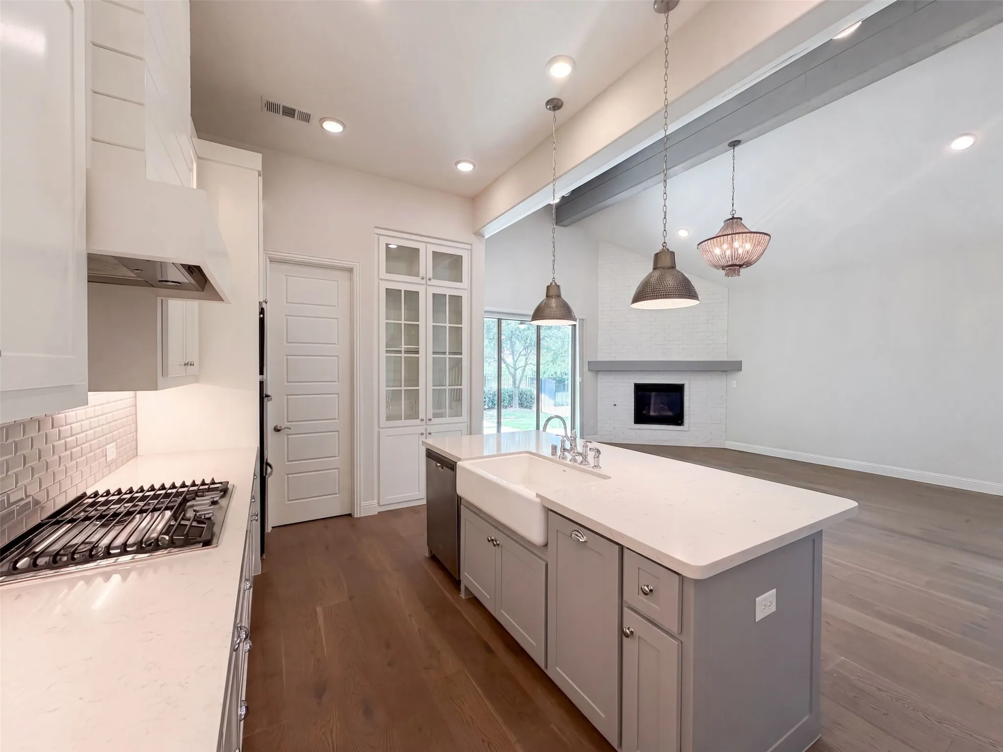 Single Family Residence For Sale in Denton County , 11509 Misty Ridge Drive, Flower Mound, Texas 76262, 4 Bedroom, 5 Bathroom, 2 Garage spaces, 2,925 Sqft, built in 2017, mls#21373941, Real Estate Agent in Flower Mound, Homes For Sale in Denton county, Homes For Sale in Flower Mound, Realtor in Flower Mound Texas, Real Estate Brokerage Independent Realty Texas, Luminita Cordes Realtor