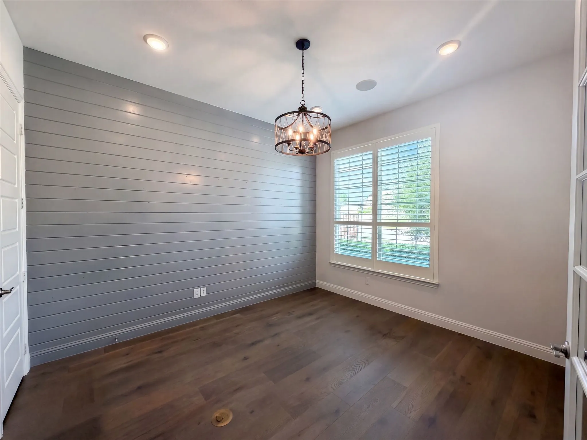 Single Family Residence For Sale in Denton County , 11509 Misty Ridge Drive, Flower Mound, Texas 76262, 4 Bedroom, 5 Bathroom, 2 Garage spaces, 2,925 Sqft, built in 2017, mls#21373941, Real Estate Agent in Flower Mound, Homes For Sale in Denton county, Homes For Sale in Flower Mound, Realtor in Flower Mound Texas, Real Estate Brokerage Independent Realty Texas, Luminita Cordes Realtor