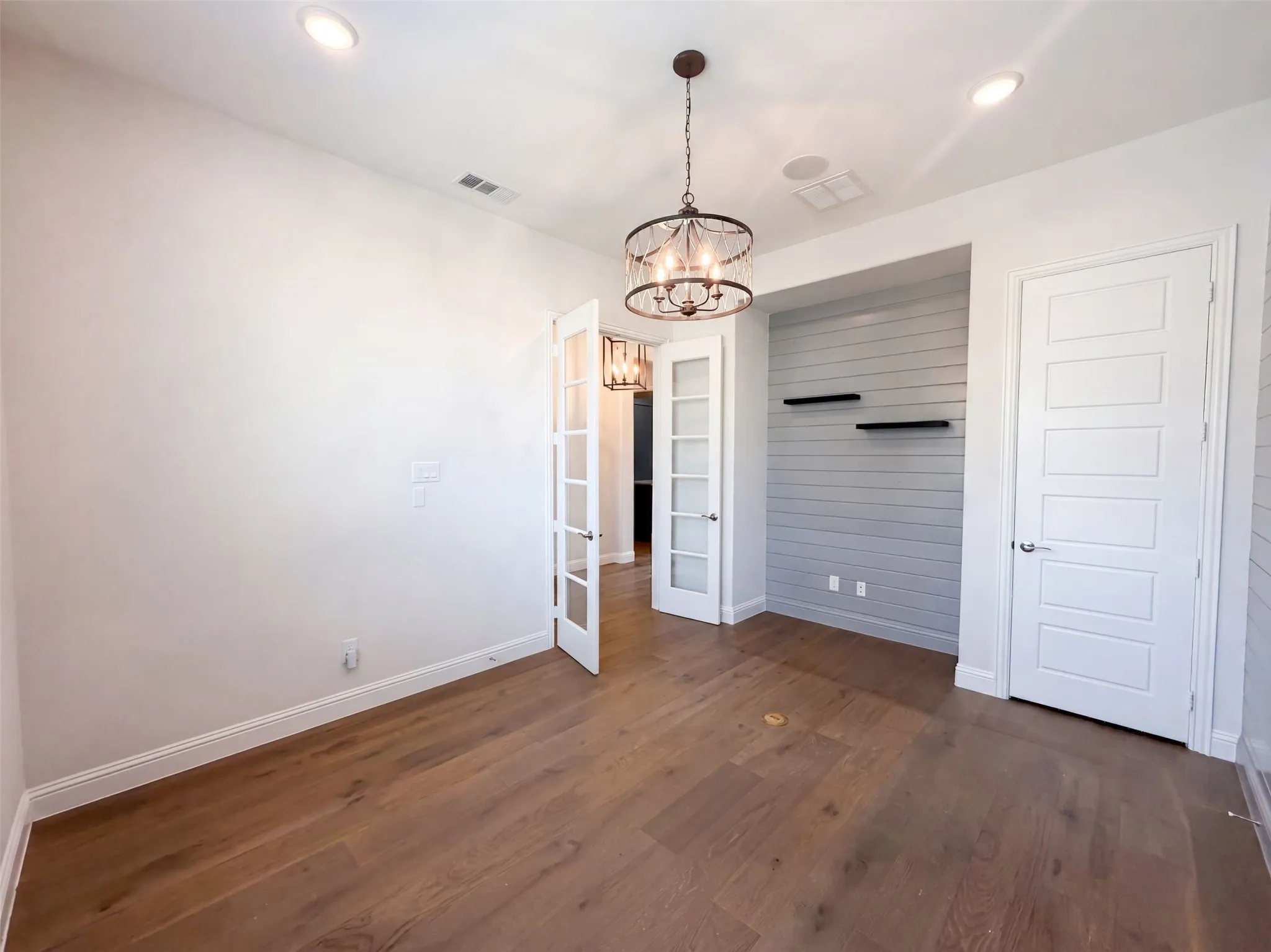 Single Family Residence For Sale in Denton County , 11509 Misty Ridge Drive, Flower Mound, Texas 76262, 4 Bedroom, 5 Bathroom, 2 Garage spaces, 2,925 Sqft, built in 2017, mls#21373941, Real Estate Agent in Flower Mound, Homes For Sale in Denton county, Homes For Sale in Flower Mound, Realtor in Flower Mound Texas, Real Estate Brokerage Independent Realty Texas, Luminita Cordes Realtor
