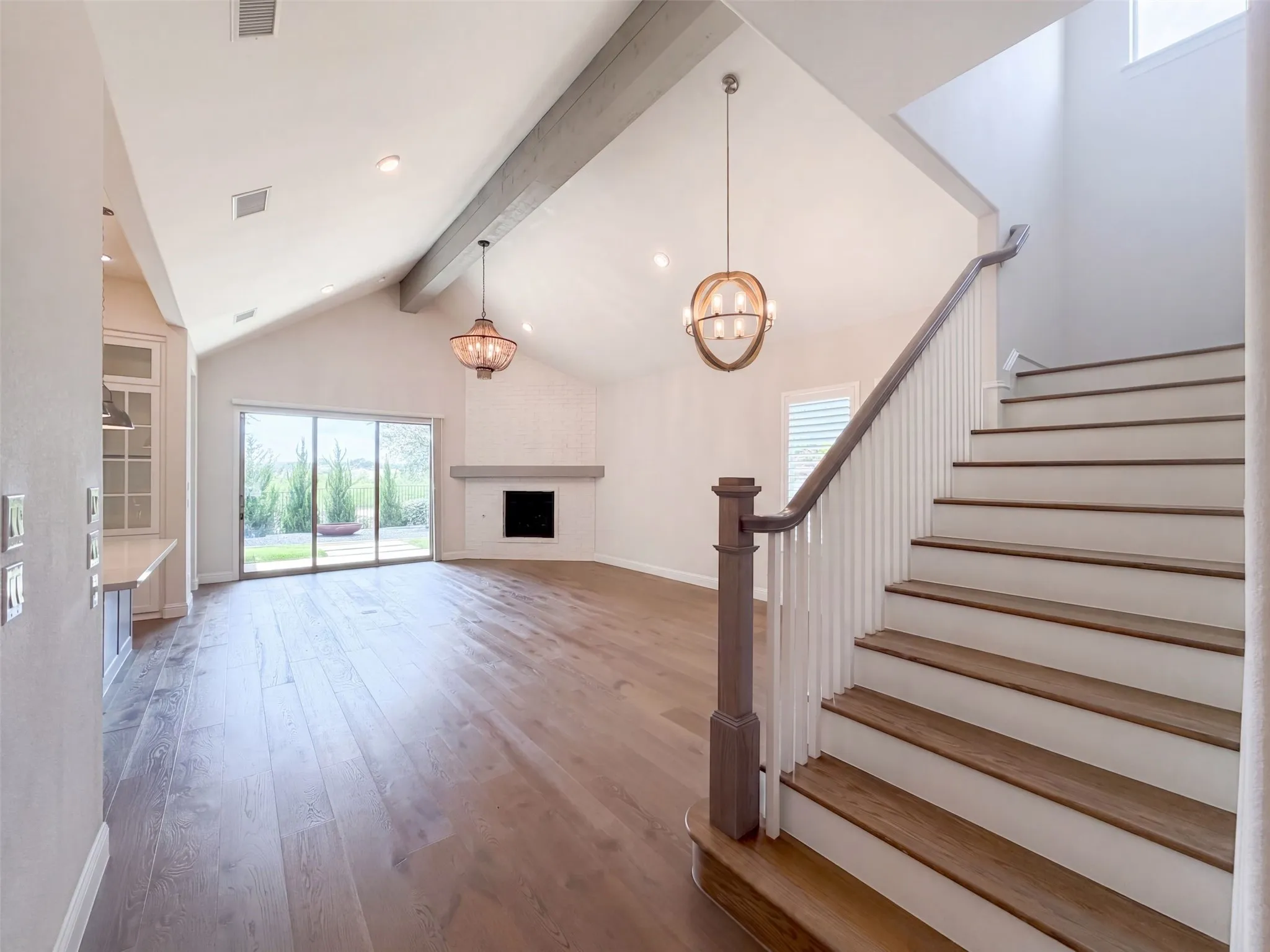 Single Family Residence For Sale in Denton County , 11509 Misty Ridge Drive, Flower Mound, Texas 76262, 4 Bedroom, 5 Bathroom, 2 Garage spaces, 2,925 Sqft, built in 2017, mls#21373941, Real Estate Agent in Flower Mound, Homes For Sale in Denton county, Homes For Sale in Flower Mound, Realtor in Flower Mound Texas, Real Estate Brokerage Independent Realty Texas, Luminita Cordes Realtor