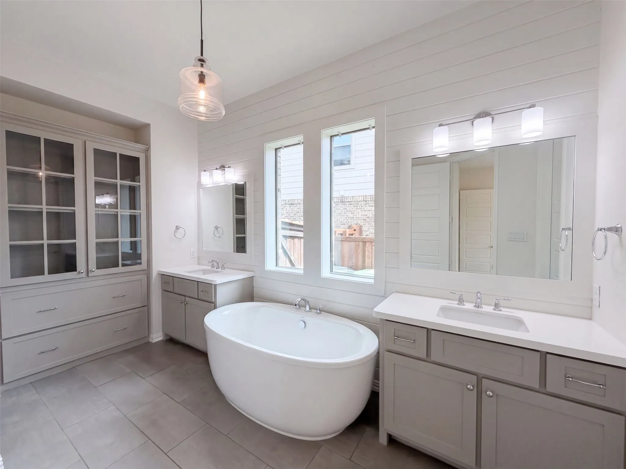 Single Family Residence For Sale in Denton County , 11509 Misty Ridge Drive, Flower Mound, Texas 76262, 4 Bedroom, 5 Bathroom, 2 Garage spaces, 2,925 Sqft, built in 2017, mls#21373941, Real Estate Agent in Flower Mound, Homes For Sale in Denton county, Homes For Sale in Flower Mound, Realtor in Flower Mound Texas, Real Estate Brokerage Independent Realty Texas, Luminita Cordes Realtor