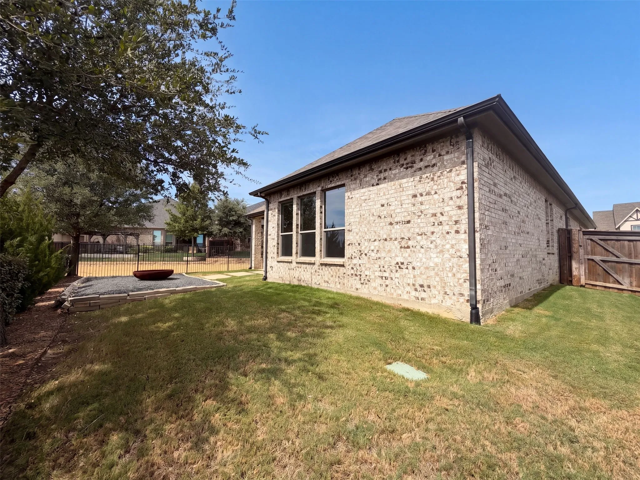 Single Family Residence For Sale in Denton County , 11509 Misty Ridge Drive, Flower Mound, Texas 76262, 4 Bedroom, 5 Bathroom, 2 Garage spaces, 2,925 Sqft, built in 2017, mls#21373941, Real Estate Agent in Flower Mound, Homes For Sale in Denton county, Homes For Sale in Flower Mound, Realtor in Flower Mound Texas, Real Estate Brokerage Independent Realty Texas, Luminita Cordes Realtor