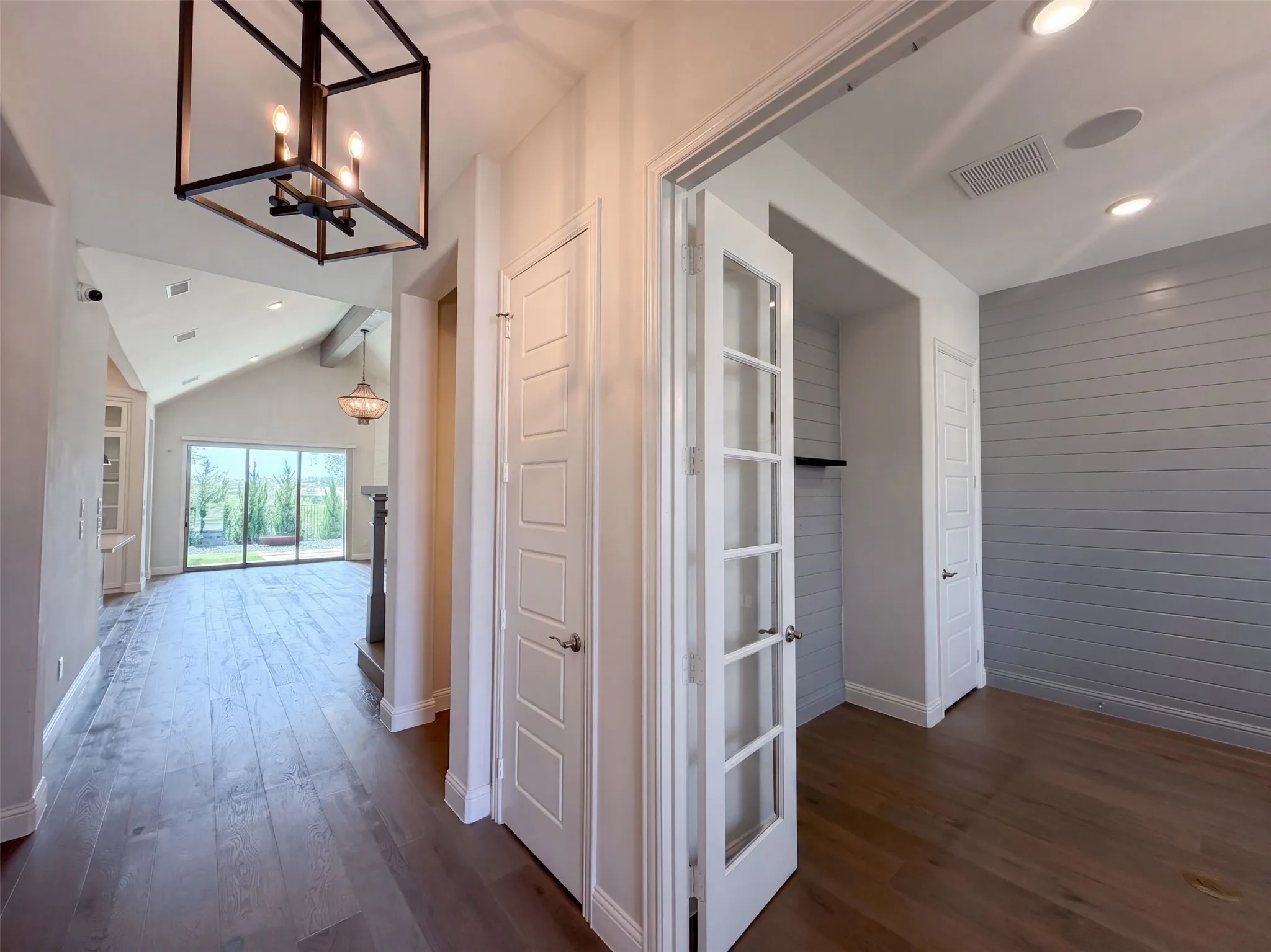 Single Family Residence For Sale in Denton County , 11509 Misty Ridge Drive, Flower Mound, Texas 76262, 4 Bedroom, 5 Bathroom, 2 Garage spaces, 2,925 Sqft, built in 2017, mls#21373941, Real Estate Agent in Flower Mound, Homes For Sale in Denton county, Homes For Sale in Flower Mound, Realtor in Flower Mound Texas, Real Estate Brokerage Independent Realty Texas, Luminita Cordes Realtor