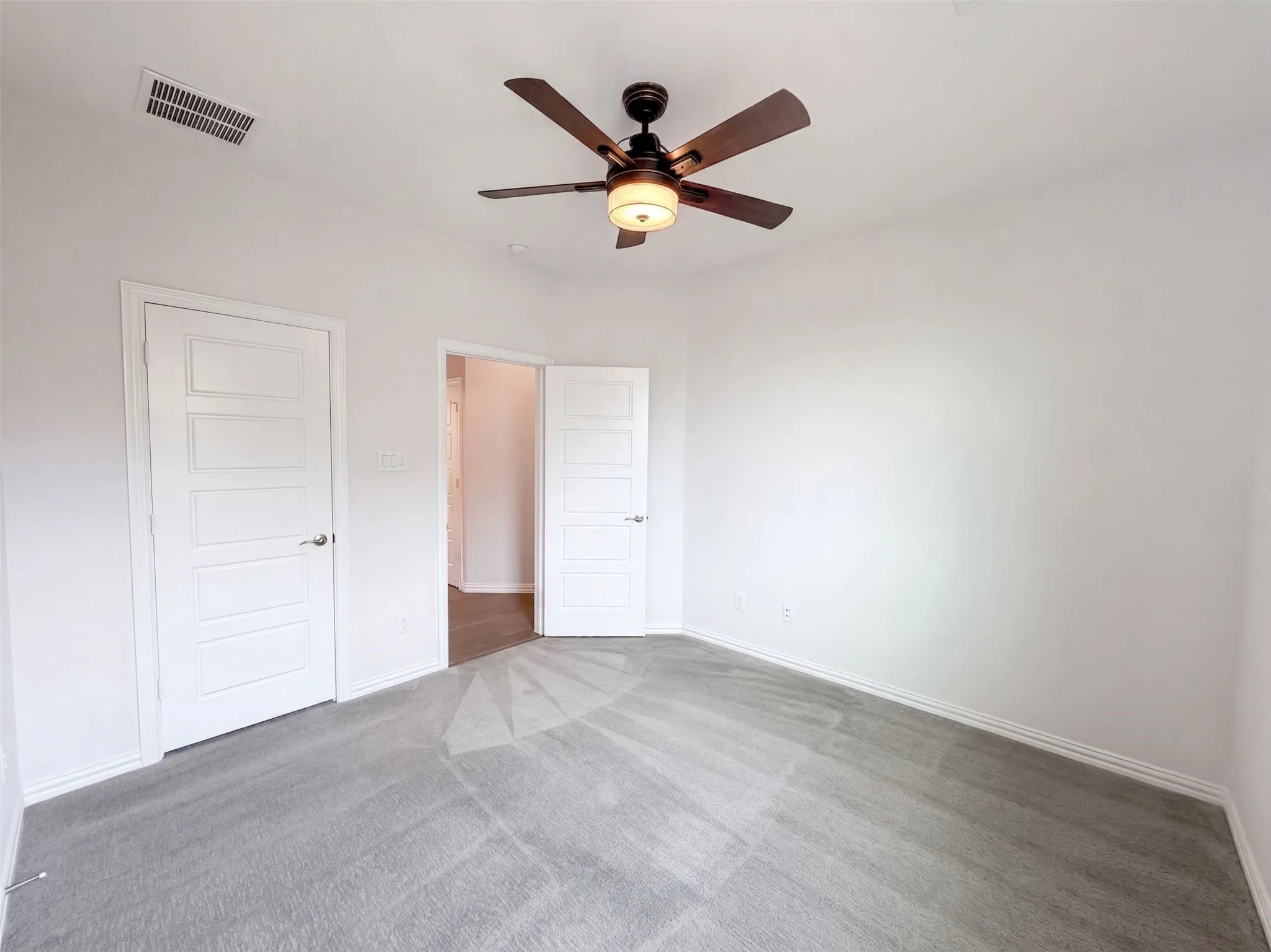 Single Family Residence For Sale in Denton County , 11509 Misty Ridge Drive, Flower Mound, Texas 76262, 4 Bedroom, 5 Bathroom, 2 Garage spaces, 2,925 Sqft, built in 2017, mls#21373941, Real Estate Agent in Flower Mound, Homes For Sale in Denton county, Homes For Sale in Flower Mound, Realtor in Flower Mound Texas, Real Estate Brokerage Independent Realty Texas, Luminita Cordes Realtor