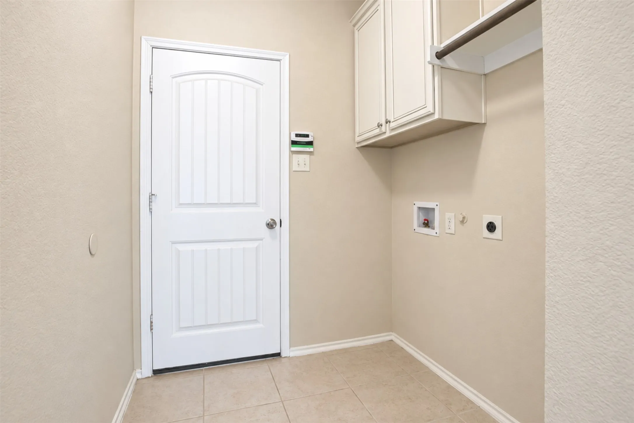 Single Family Residence For Rent in Collin County , 2805 Leslie Lane, Anna, Texas 75409, 3 Bedroom, 2 Bathroom, 2 Garage spaces, 1,672 Sqft, built in 2013, mls#21380733, Real Estate Agent in Anna, Homes For Rent in Collin county, Homes For Rent in Anna, Realtor in Anna Texas, Real Estate Brokerage Independent Realty Texas, Luminita Cordes Realtor