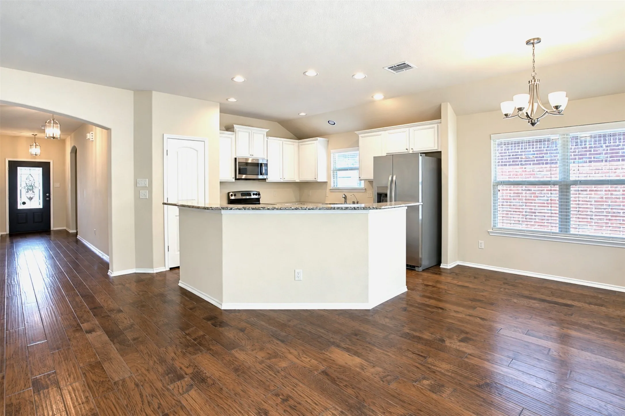 Single Family Residence For Rent in Collin County , 2805 Leslie Lane, Anna, Texas 75409, 3 Bedroom, 2 Bathroom, 2 Garage spaces, 1,672 Sqft, built in 2013, mls#21380733, Real Estate Agent in Anna, Homes For Rent in Collin county, Homes For Rent in Anna, Realtor in Anna Texas, Real Estate Brokerage Independent Realty Texas, Luminita Cordes Realtor