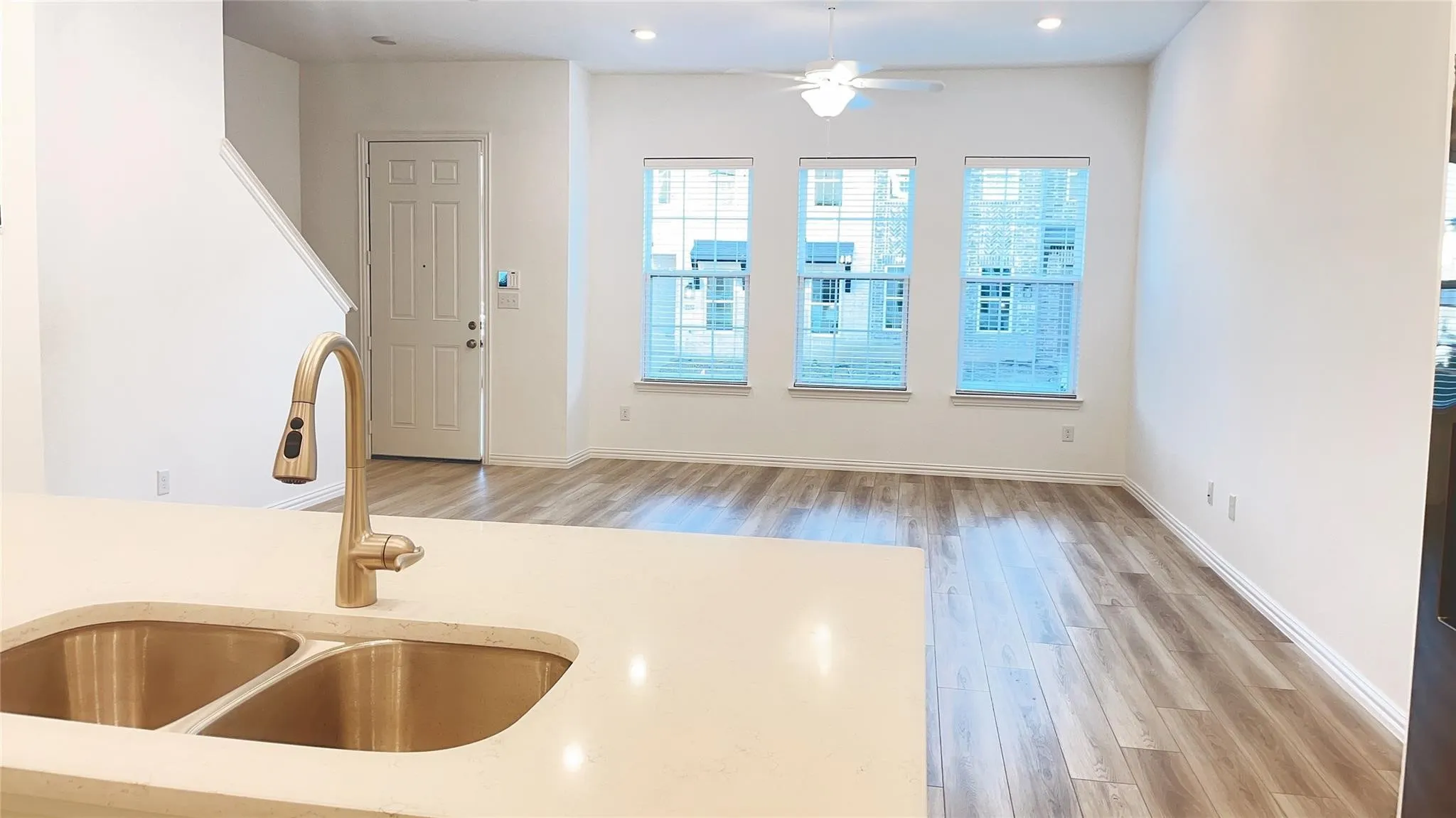 Townhouse For Rent in Collin County , 2233 Adena Springs Drive, Allen, Texas 75013, 3 Bedroom, 3 Bathroom, 2 Garage spaces, 1,672 Sqft, built in 2022, mls#21380737, Real Estate Agent in Allen, Homes For Rent in Collin county, Homes For Rent in Allen, Realtor in Allen Texas, Real Estate Brokerage Independent Realty Texas, Luminita Cordes Realtor