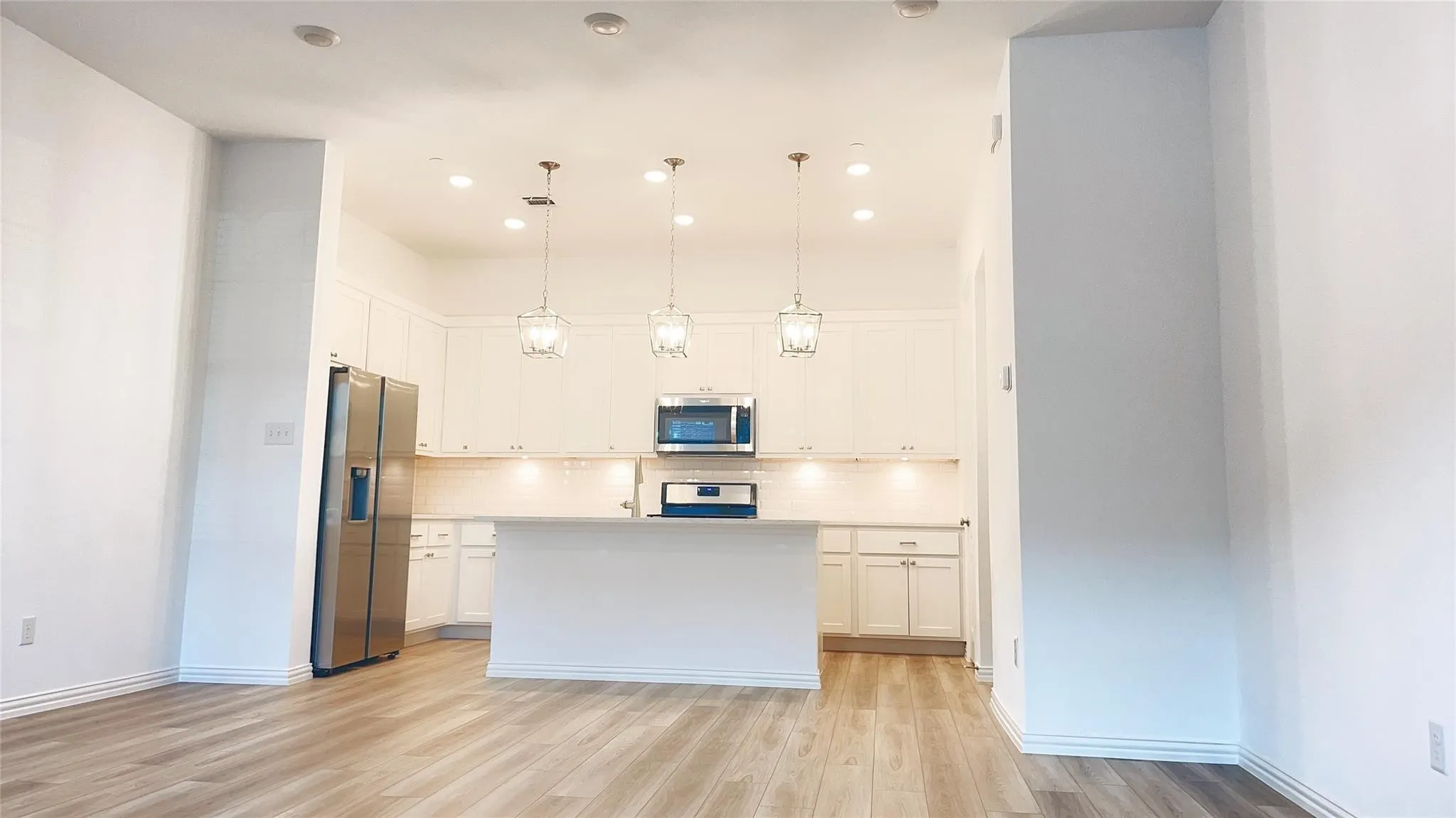 Townhouse For Rent in Collin County , 2233 Adena Springs Drive, Allen, Texas 75013, 3 Bedroom, 3 Bathroom, 2 Garage spaces, 1,672 Sqft, built in 2022, mls#21380737, Real Estate Agent in Allen, Homes For Rent in Collin county, Homes For Rent in Allen, Realtor in Allen Texas, Real Estate Brokerage Independent Realty Texas, Luminita Cordes Realtor