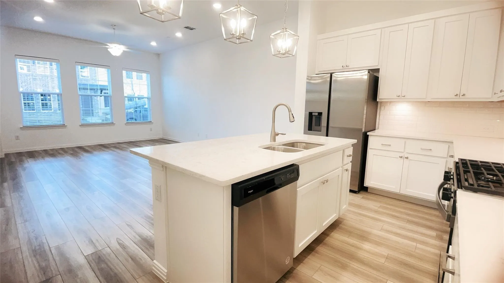 Townhouse For Rent in Collin County , 2233 Adena Springs Drive, Allen, Texas 75013, 3 Bedroom, 3 Bathroom, 2 Garage spaces, 1,672 Sqft, built in 2022, mls#21380737, Real Estate Agent in Allen, Homes For Rent in Collin county, Homes For Rent in Allen, Realtor in Allen Texas, Real Estate Brokerage Independent Realty Texas, Luminita Cordes Realtor