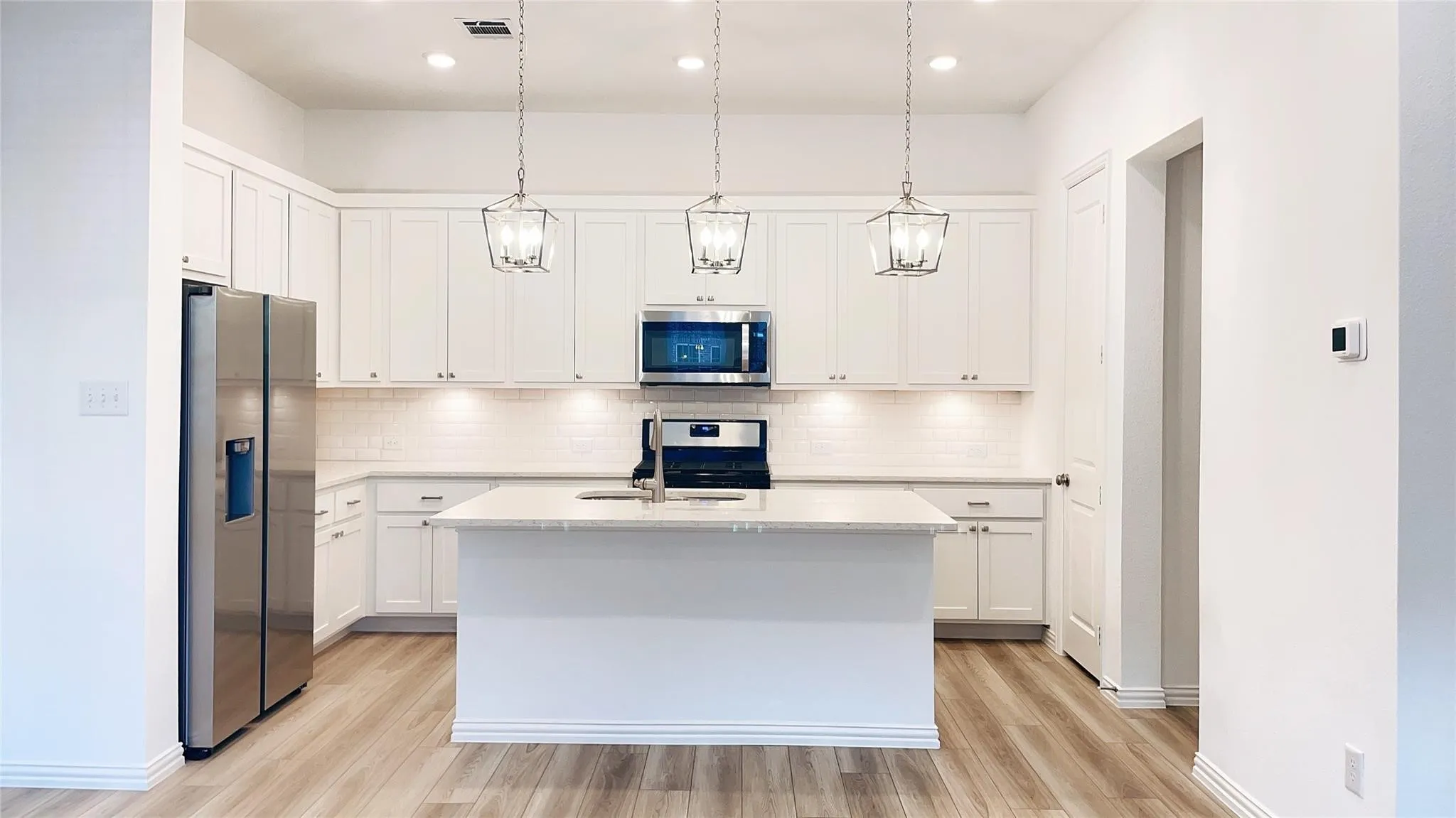 Townhouse For Rent in Collin County , 2233 Adena Springs Drive, Allen, Texas 75013, 3 Bedroom, 3 Bathroom, 2 Garage spaces, 1,672 Sqft, built in 2022, mls#21380737, Real Estate Agent in Allen, Homes For Rent in Collin county, Homes For Rent in Allen, Realtor in Allen Texas, Real Estate Brokerage Independent Realty Texas, Luminita Cordes Realtor