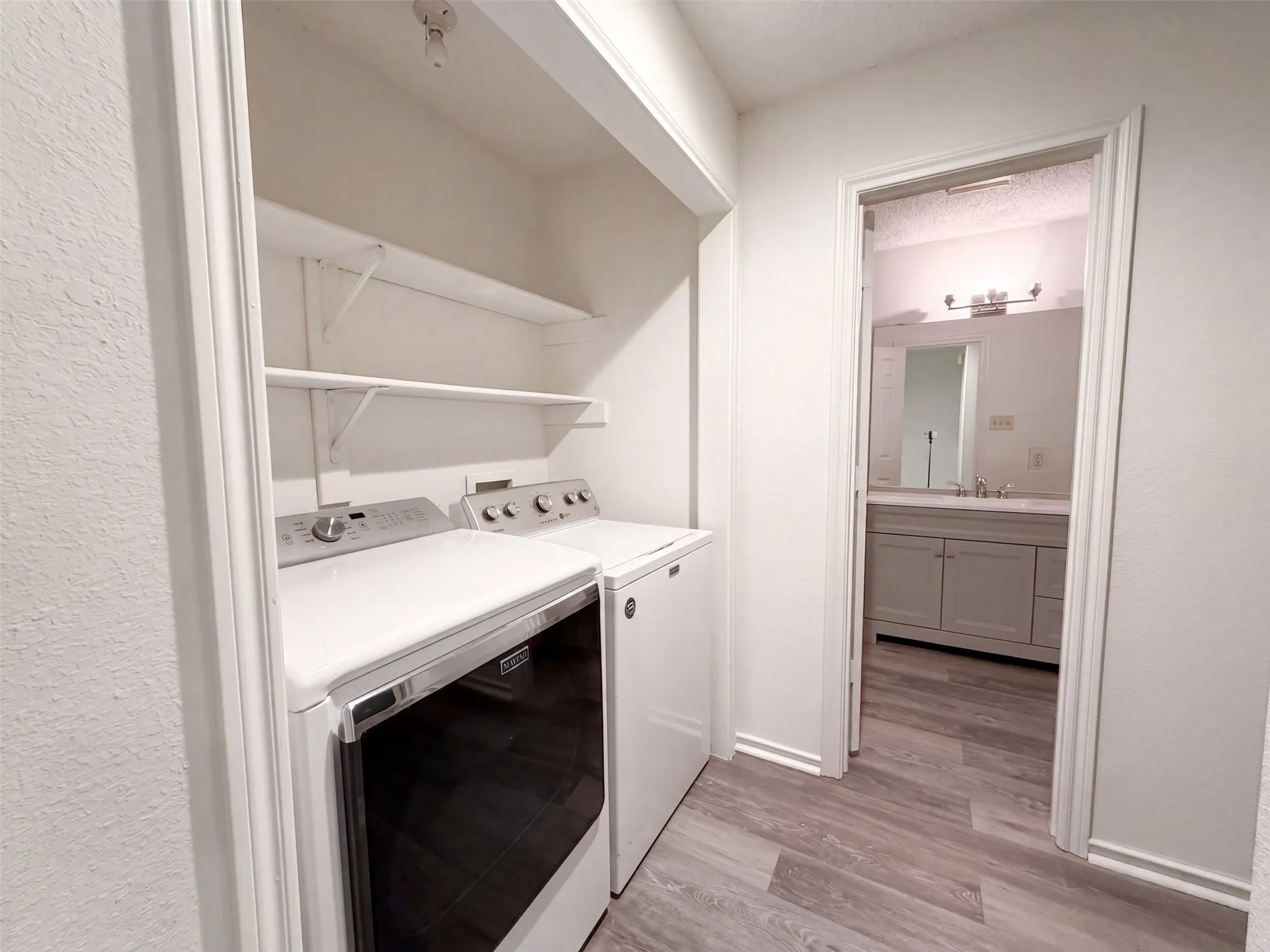 Townhouse For Sale in Tarrant County , 5836 Westhaven Drive B, Fort Worth, Texas 76132, 2 Bedroom, 2 Bathroom, 2 Garage spaces, 1,290 Sqft, built in 1986, mls#21373897, Real Estate Agent in Fort Worth, Homes For Sale in Tarrant county, Homes For Sale in Fort Worth, Realtor in Fort Worth Texas, Real Estate Brokerage Independent Realty Texas, Luminita Cordes Realtor