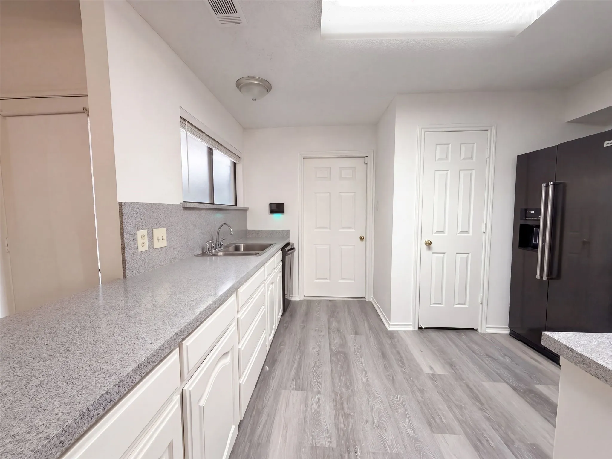 Townhouse For Sale in Tarrant County , 5836 Westhaven Drive B, Fort Worth, Texas 76132, 2 Bedroom, 2 Bathroom, 2 Garage spaces, 1,290 Sqft, built in 1986, mls#21373897, Real Estate Agent in Fort Worth, Homes For Sale in Tarrant county, Homes For Sale in Fort Worth, Realtor in Fort Worth Texas, Real Estate Brokerage Independent Realty Texas, Luminita Cordes Realtor