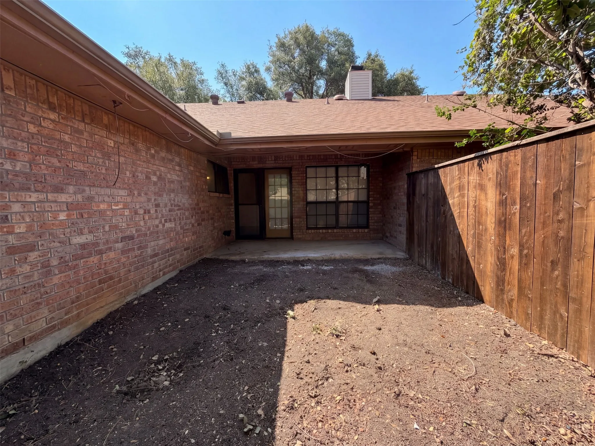 Townhouse For Sale in Tarrant County , 5836 Westhaven Drive B, Fort Worth, Texas 76132, 2 Bedroom, 2 Bathroom, 2 Garage spaces, 1,290 Sqft, built in 1986, mls#21373897, Real Estate Agent in Fort Worth, Homes For Sale in Tarrant county, Homes For Sale in Fort Worth, Realtor in Fort Worth Texas, Real Estate Brokerage Independent Realty Texas, Luminita Cordes Realtor