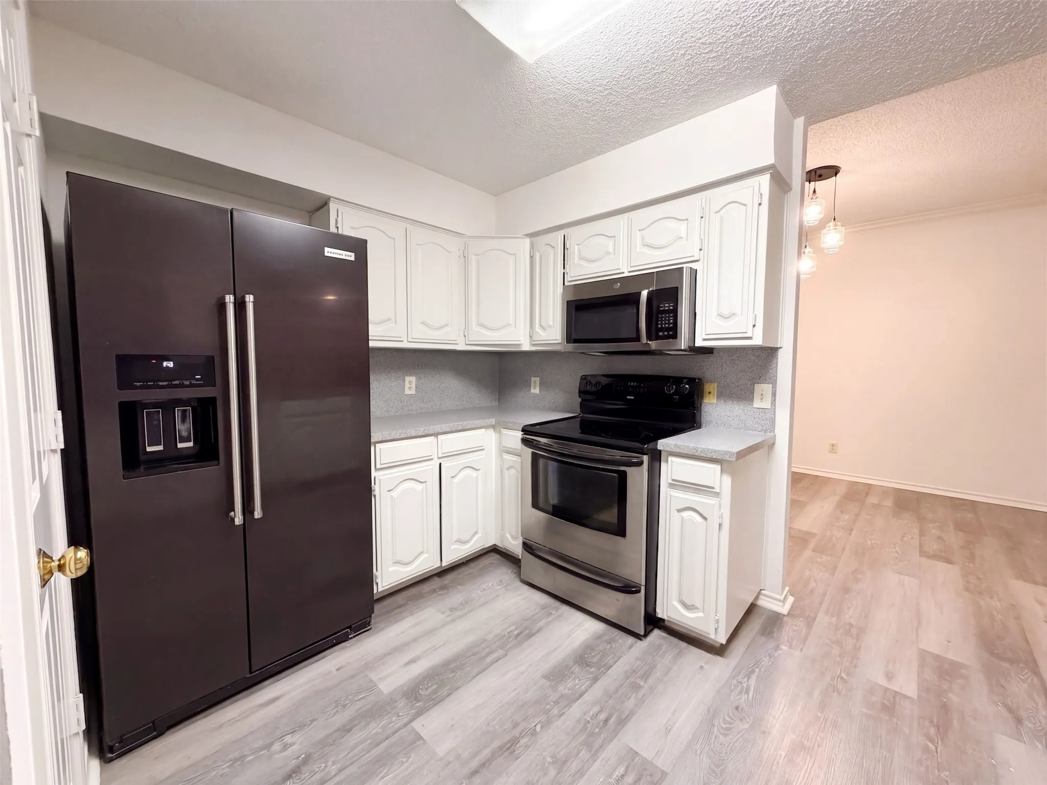 Townhouse For Sale in Tarrant County , 5836 Westhaven Drive B, Fort Worth, Texas 76132, 2 Bedroom, 2 Bathroom, 2 Garage spaces, 1,290 Sqft, built in 1986, mls#21373897, Real Estate Agent in Fort Worth, Homes For Sale in Tarrant county, Homes For Sale in Fort Worth, Realtor in Fort Worth Texas, Real Estate Brokerage Independent Realty Texas, Luminita Cordes Realtor