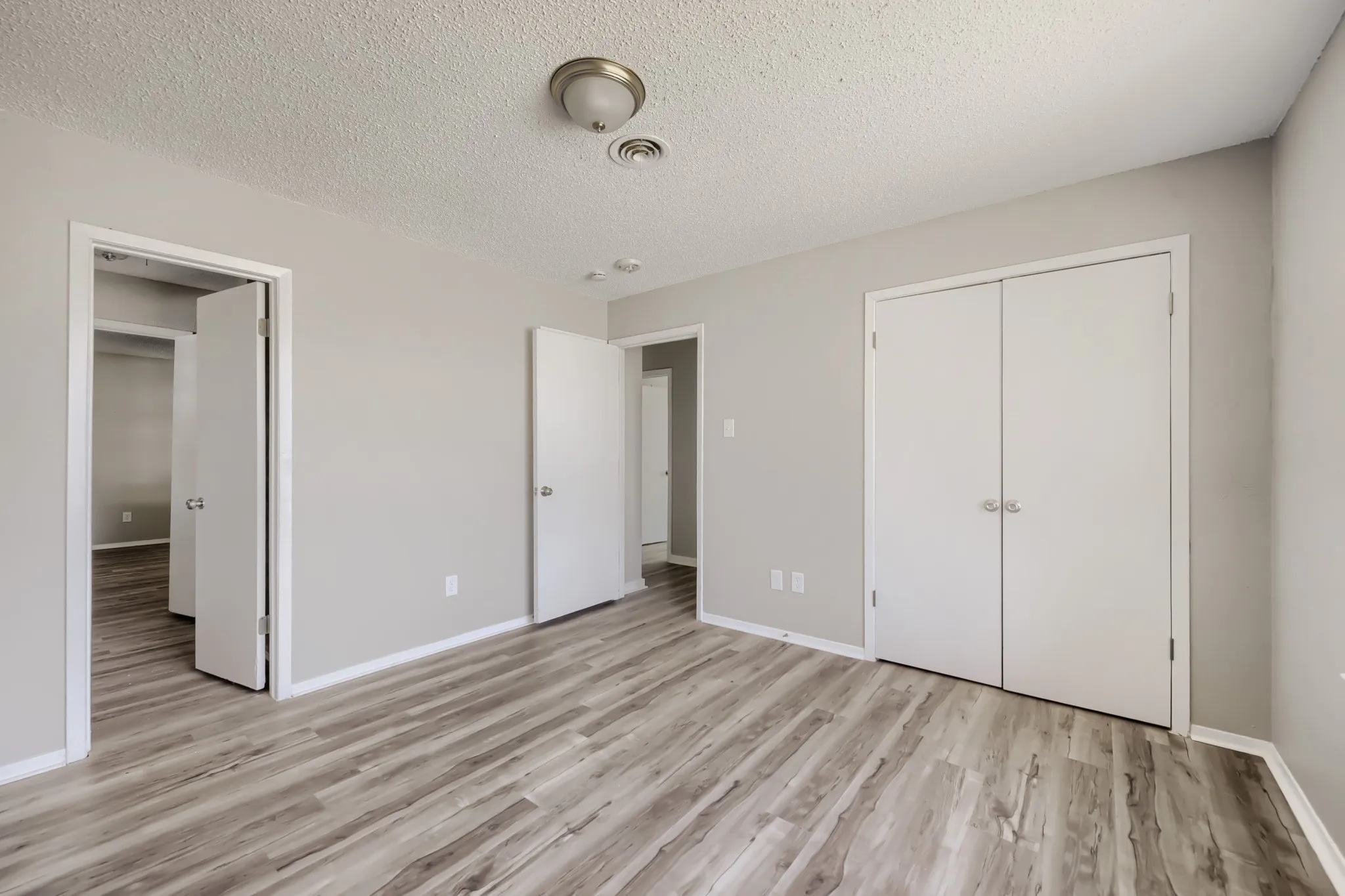 Single Family Residence For Sale in Johnson County , 2185 Jana Lane, Burleson, Texas 76028, 4 Bedroom, 3 Bathroom, 2 Garage spaces, 2,247 Sqft, built in 1976, mls#21195074, Real Estate Agent in Burleson, Homes For Sale in Johnson county, Homes For Sale in Burleson, Realtor in Burleson Texas, Real Estate Brokerage Independent Realty Texas, Luminita Cordes Realtor