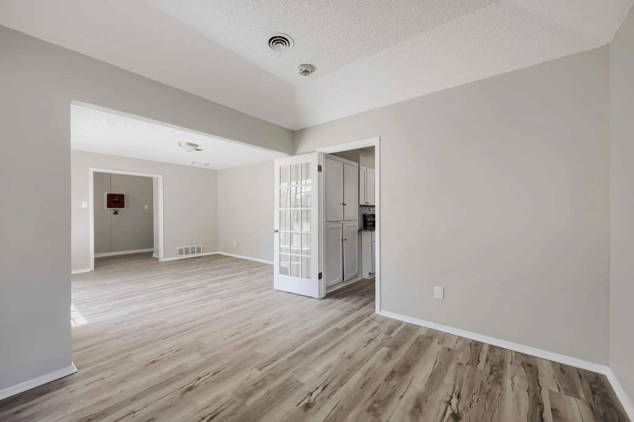 Single Family Residence For Sale in Johnson County , 2185 Jana Lane, Burleson, Texas 76028, 4 Bedroom, 3 Bathroom, 2 Garage spaces, 2,247 Sqft, built in 1976, mls#21195074, Real Estate Agent in Burleson, Homes For Sale in Johnson county, Homes For Sale in Burleson, Realtor in Burleson Texas, Real Estate Brokerage Independent Realty Texas, Luminita Cordes Realtor
