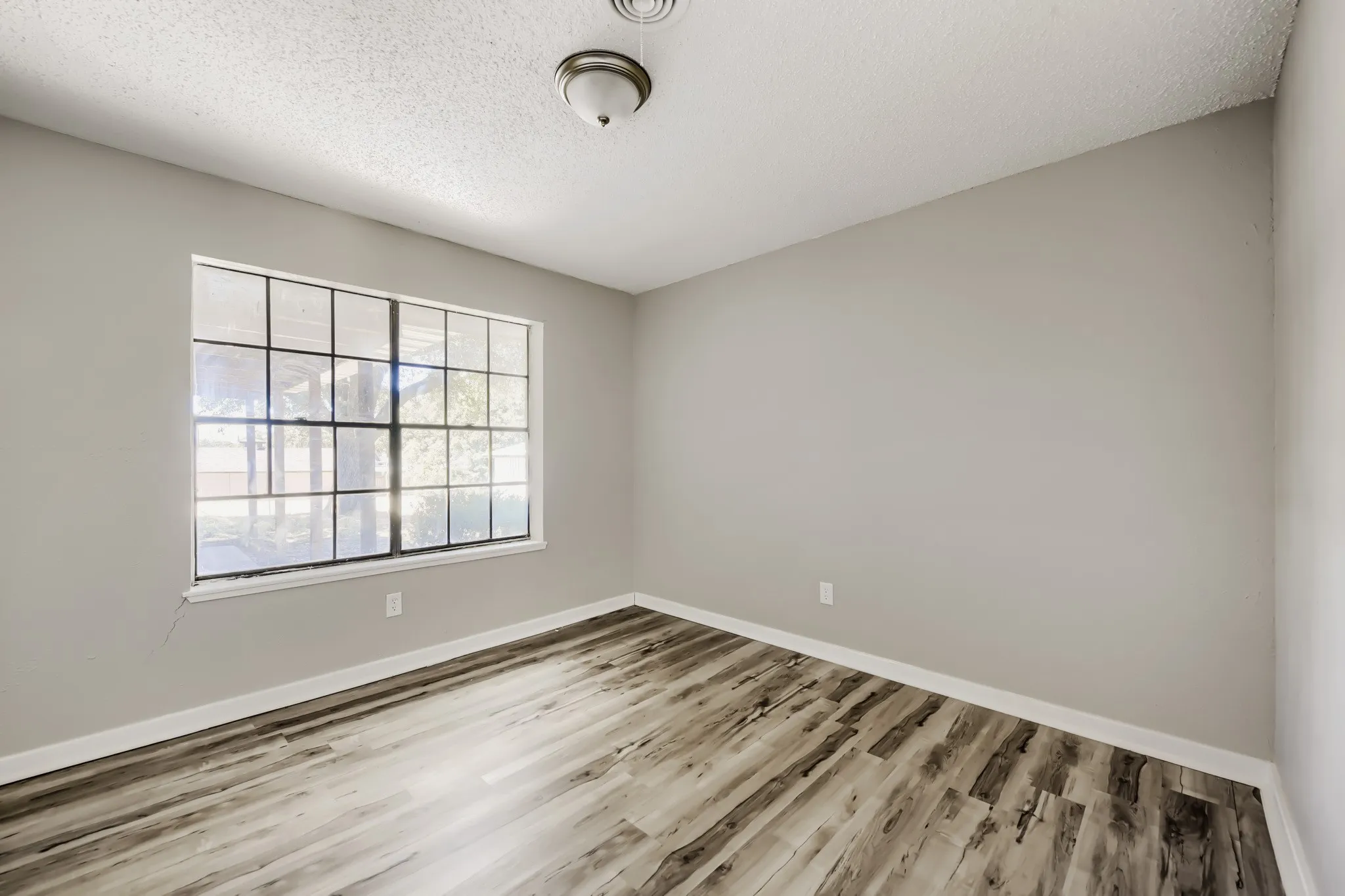 Single Family Residence For Sale in Johnson County , 2185 Jana Lane, Burleson, Texas 76028, 4 Bedroom, 3 Bathroom, 2 Garage spaces, 2,247 Sqft, built in 1976, mls#21195074, Real Estate Agent in Burleson, Homes For Sale in Johnson county, Homes For Sale in Burleson, Realtor in Burleson Texas, Real Estate Brokerage Independent Realty Texas, Luminita Cordes Realtor