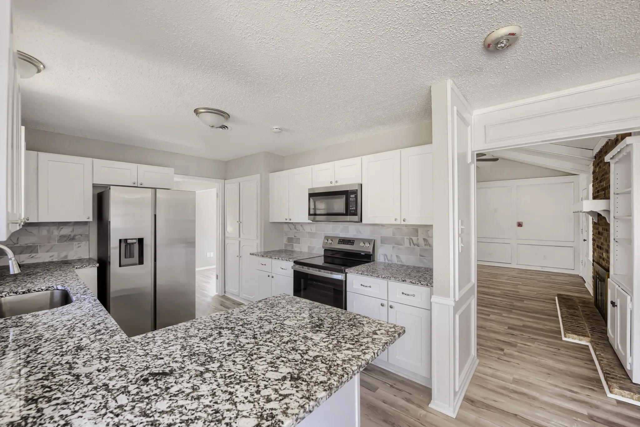 Single Family Residence For Sale in Johnson County , 2185 Jana Lane, Burleson, Texas 76028, 4 Bedroom, 3 Bathroom, 2 Garage spaces, 2,247 Sqft, built in 1976, mls#21195074, Real Estate Agent in Burleson, Homes For Sale in Johnson county, Homes For Sale in Burleson, Realtor in Burleson Texas, Real Estate Brokerage Independent Realty Texas, Luminita Cordes Realtor