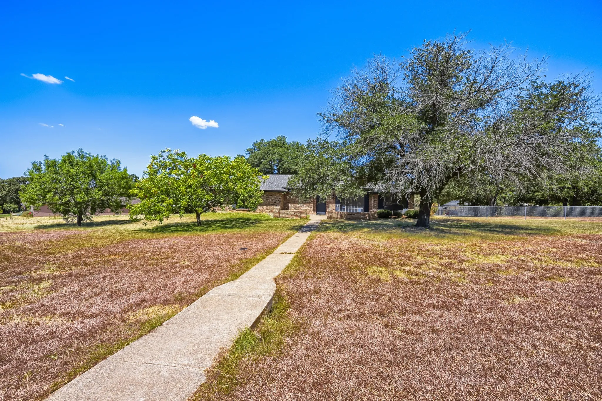 Single Family Residence For Sale in Johnson County , 2185 Jana Lane, Burleson, Texas 76028, 4 Bedroom, 3 Bathroom, 2 Garage spaces, 2,247 Sqft, built in 1976, mls#21195074, Real Estate Agent in Burleson, Homes For Sale in Johnson county, Homes For Sale in Burleson, Realtor in Burleson Texas, Real Estate Brokerage Independent Realty Texas, Luminita Cordes Realtor