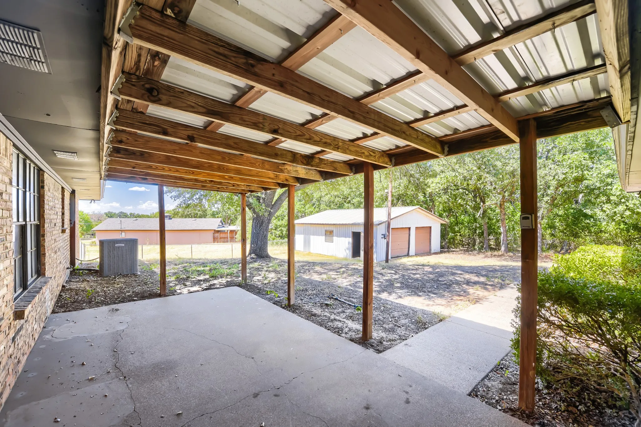 Single Family Residence For Sale in Johnson County , 2185 Jana Lane, Burleson, Texas 76028, 4 Bedroom, 3 Bathroom, 2 Garage spaces, 2,247 Sqft, built in 1976, mls#21195074, Real Estate Agent in Burleson, Homes For Sale in Johnson county, Homes For Sale in Burleson, Realtor in Burleson Texas, Real Estate Brokerage Independent Realty Texas, Luminita Cordes Realtor