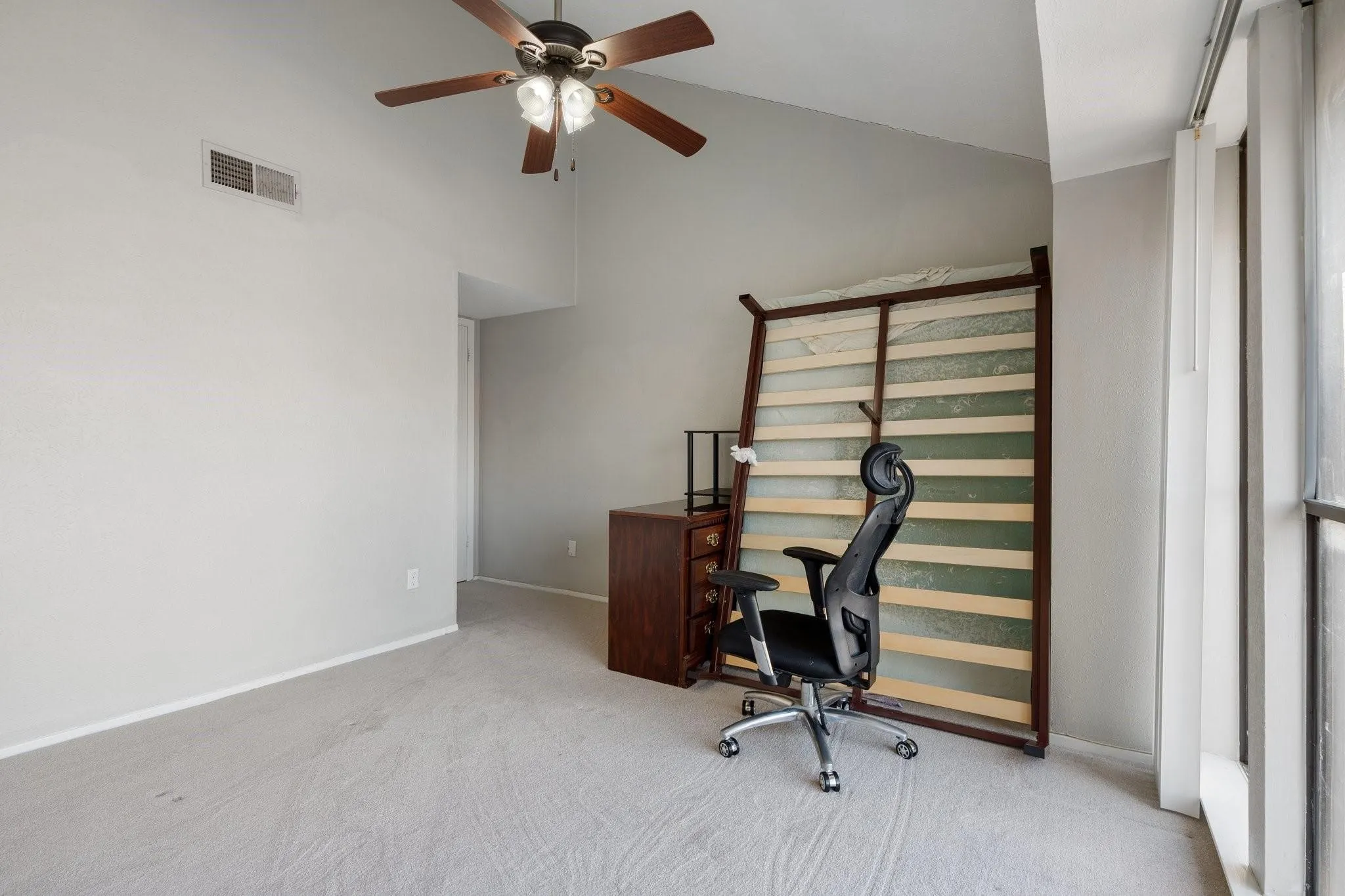 Condominium For Sale in Dallas County , 4533 N O Connor Road 2208, Irving, Texas 75062, 3 Bedroom, 3 Bathroom, Garage spaces, 1,438 Sqft, built in 1975, mls#21379029, Real Estate Agent in Irving, Homes For Sale in Dallas county, Homes For Sale in Irving, Realtor in Irving Texas, Real Estate Brokerage Independent Realty Texas, Luminita Cordes Realtor