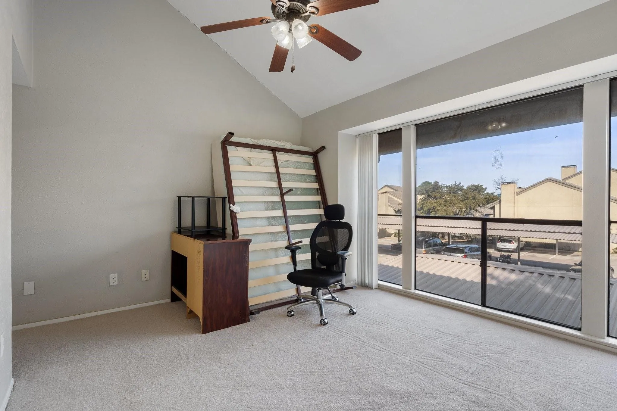Condominium For Sale in Dallas County , 4533 N O Connor Road 2208, Irving, Texas 75062, 3 Bedroom, 3 Bathroom, Garage spaces, 1,438 Sqft, built in 1975, mls#21379029, Real Estate Agent in Irving, Homes For Sale in Dallas county, Homes For Sale in Irving, Realtor in Irving Texas, Real Estate Brokerage Independent Realty Texas, Luminita Cordes Realtor
