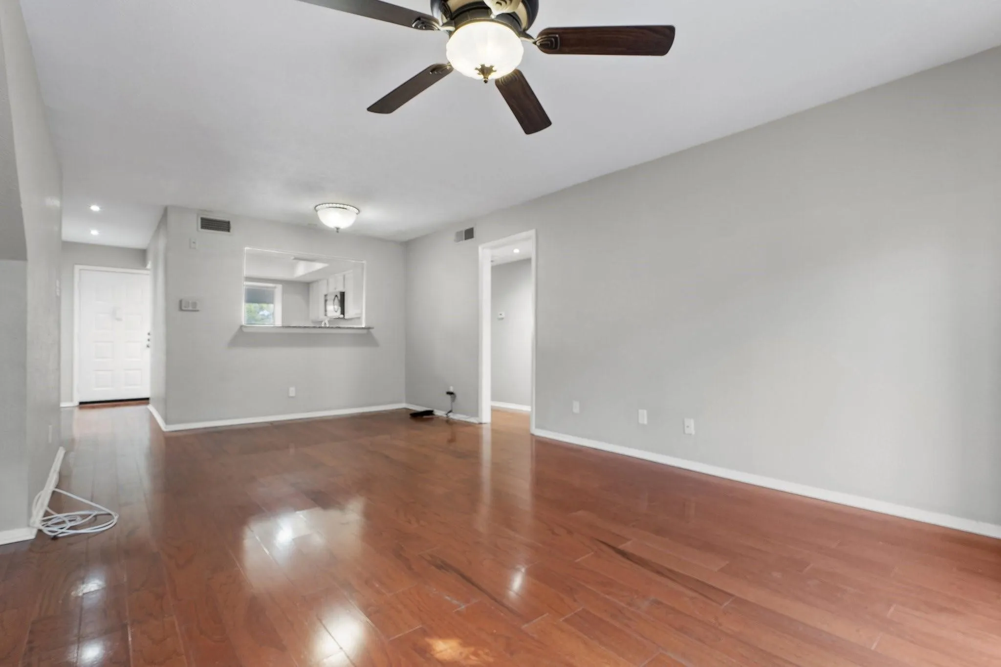 Condominium For Sale in Dallas County , 4533 N O Connor Road 2208, Irving, Texas 75062, 3 Bedroom, 3 Bathroom, Garage spaces, 1,438 Sqft, built in 1975, mls#21379029, Real Estate Agent in Irving, Homes For Sale in Dallas county, Homes For Sale in Irving, Realtor in Irving Texas, Real Estate Brokerage Independent Realty Texas, Luminita Cordes Realtor