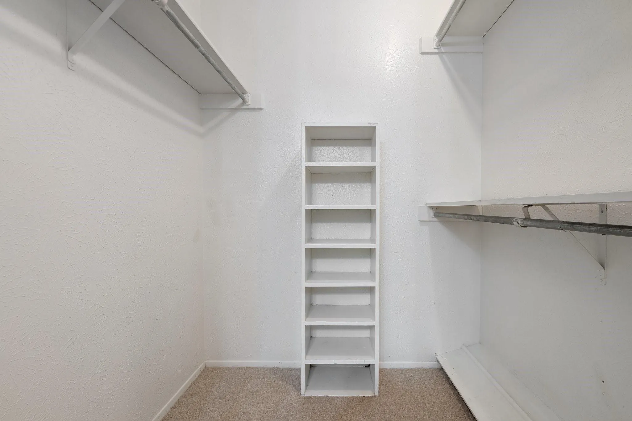 Condominium For Sale in Dallas County , 4533 N O Connor Road 2208, Irving, Texas 75062, 3 Bedroom, 3 Bathroom, Garage spaces, 1,438 Sqft, built in 1975, mls#21379029, Real Estate Agent in Irving, Homes For Sale in Dallas county, Homes For Sale in Irving, Realtor in Irving Texas, Real Estate Brokerage Independent Realty Texas, Luminita Cordes Realtor