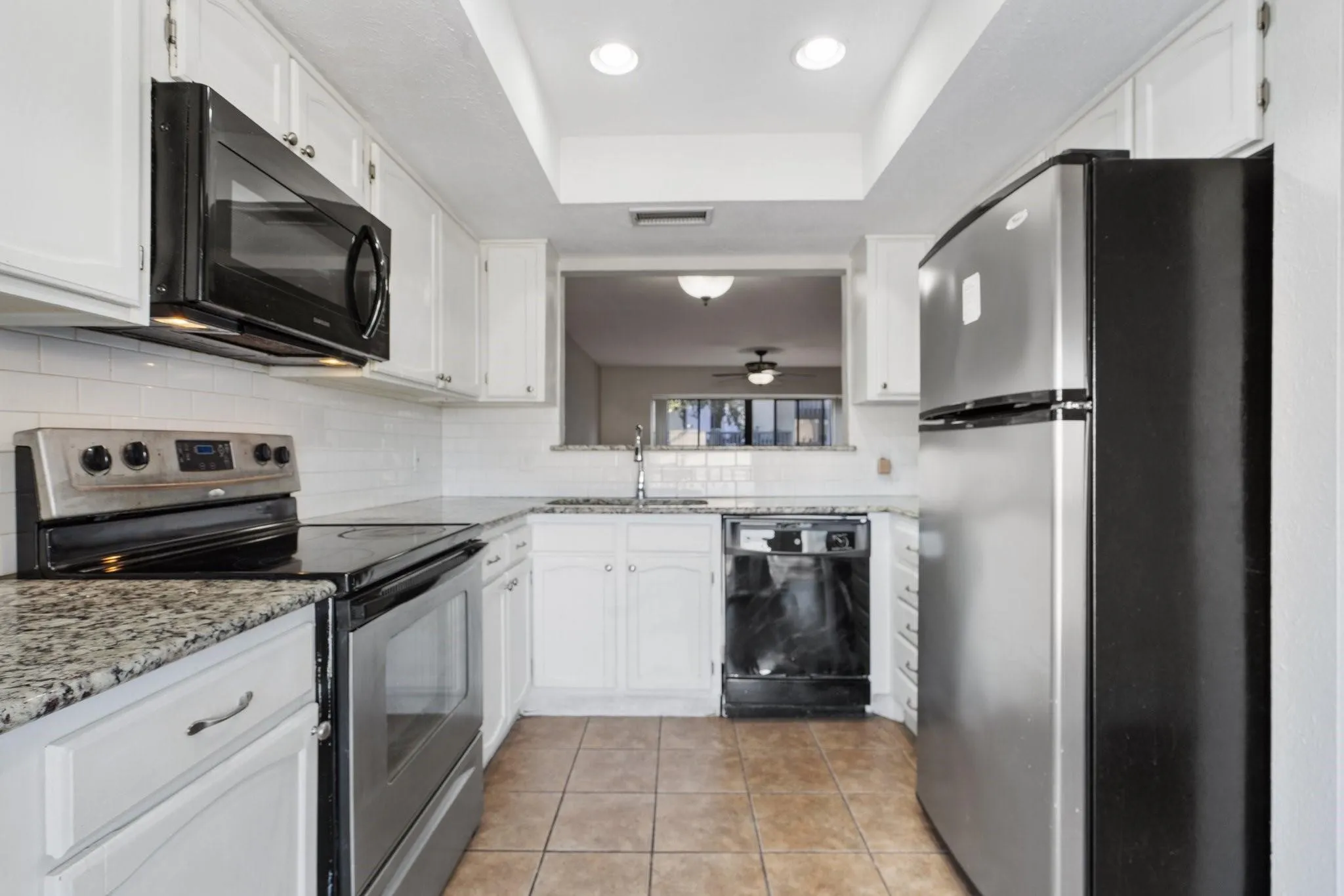 Condominium For Sale in Dallas County , 4533 N O Connor Road 2208, Irving, Texas 75062, 3 Bedroom, 3 Bathroom, Garage spaces, 1,438 Sqft, built in 1975, mls#21379029, Real Estate Agent in Irving, Homes For Sale in Dallas county, Homes For Sale in Irving, Realtor in Irving Texas, Real Estate Brokerage Independent Realty Texas, Luminita Cordes Realtor
