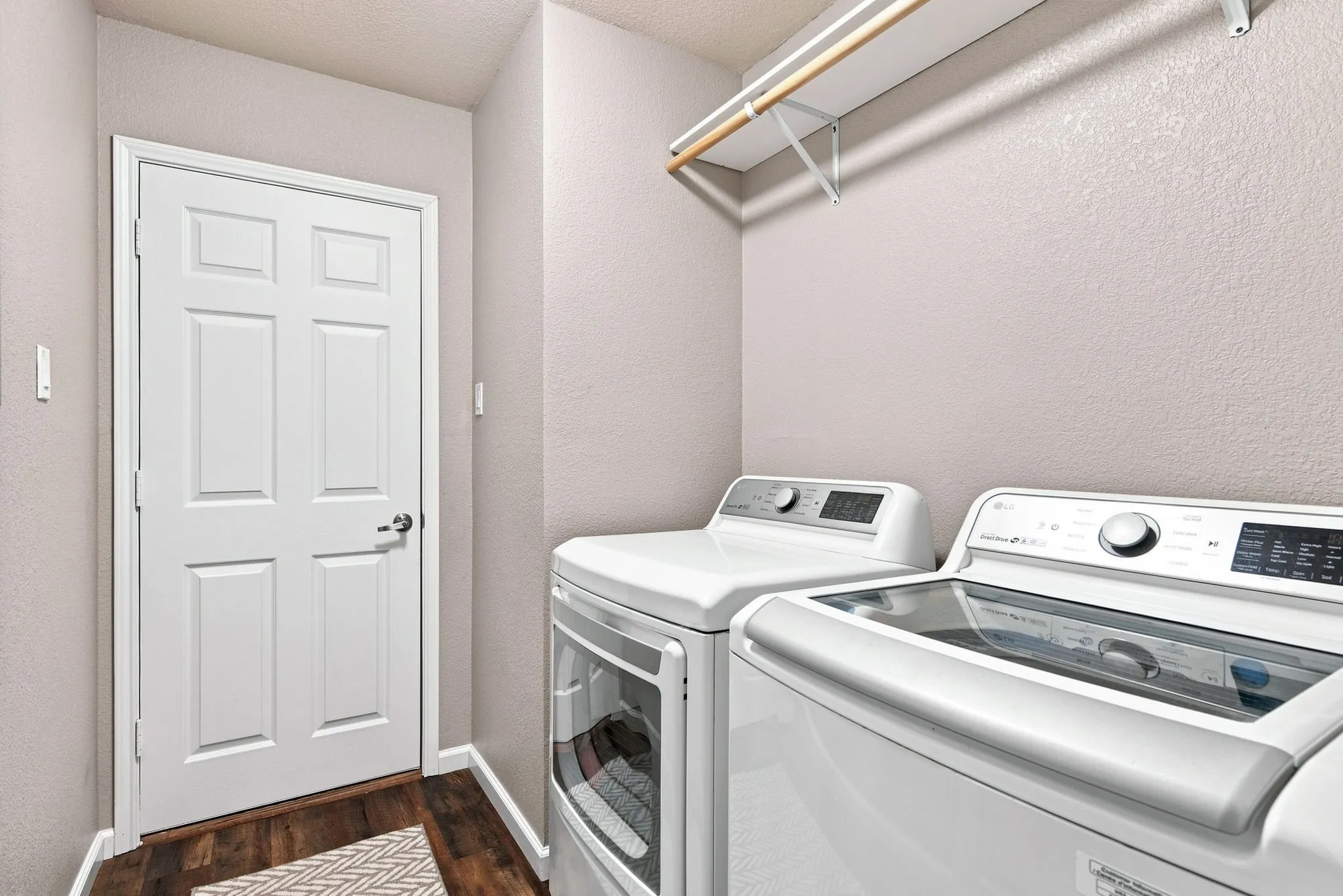 Single Family Residence For Sale in Parker County , 117 Timber Cross Court, Azle, Texas 76020, 4 Bedroom, 2 Bathroom, 2 Garage spaces, 1,744 Sqft, built in 2003, mls#21380649, Real Estate Agent in Azle, Homes For Sale in Parker county, Homes For Sale in Azle, Realtor in Azle Texas, Real Estate Brokerage Independent Realty Texas, Luminita Cordes Realtor