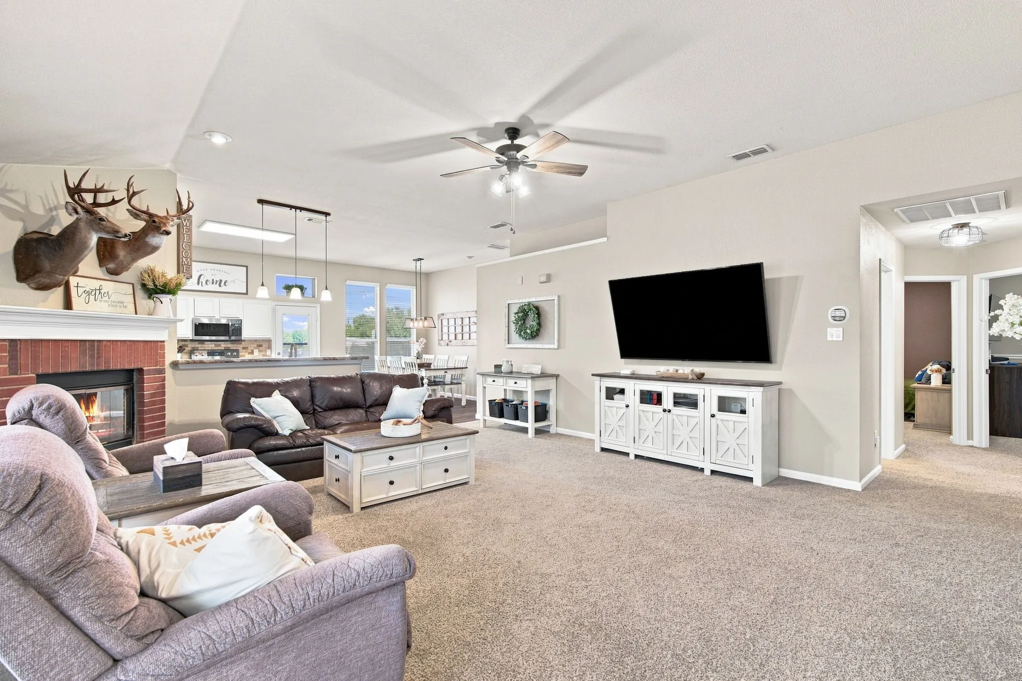 Single Family Residence For Sale in Parker County , 117 Timber Cross Court, Azle, Texas 76020, 4 Bedroom, 2 Bathroom, 2 Garage spaces, 1,744 Sqft, built in 2003, mls#21380649, Real Estate Agent in Azle, Homes For Sale in Parker county, Homes For Sale in Azle, Realtor in Azle Texas, Real Estate Brokerage Independent Realty Texas, Luminita Cordes Realtor