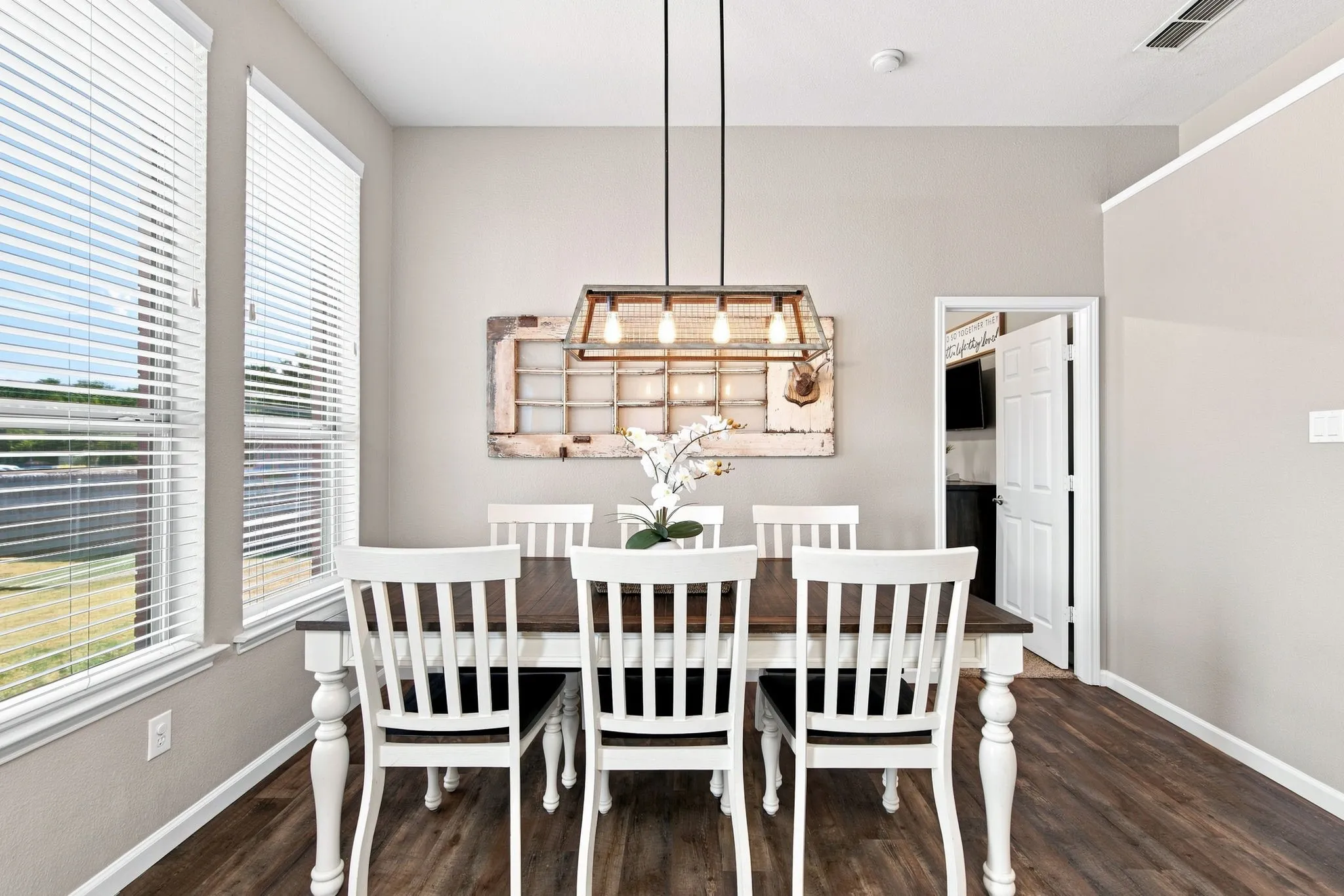 Single Family Residence For Sale in Parker County , 117 Timber Cross Court, Azle, Texas 76020, 4 Bedroom, 2 Bathroom, 2 Garage spaces, 1,744 Sqft, built in 2003, mls#21380649, Real Estate Agent in Azle, Homes For Sale in Parker county, Homes For Sale in Azle, Realtor in Azle Texas, Real Estate Brokerage Independent Realty Texas, Luminita Cordes Realtor