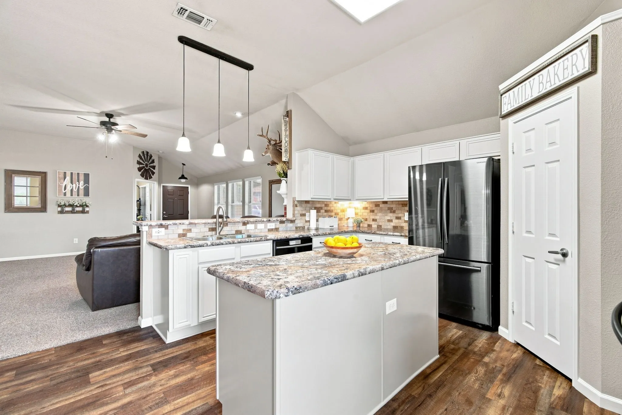 Single Family Residence For Sale in Parker County , 117 Timber Cross Court, Azle, Texas 76020, 4 Bedroom, 2 Bathroom, 2 Garage spaces, 1,744 Sqft, built in 2003, mls#21380649, Real Estate Agent in Azle, Homes For Sale in Parker county, Homes For Sale in Azle, Realtor in Azle Texas, Real Estate Brokerage Independent Realty Texas, Luminita Cordes Realtor