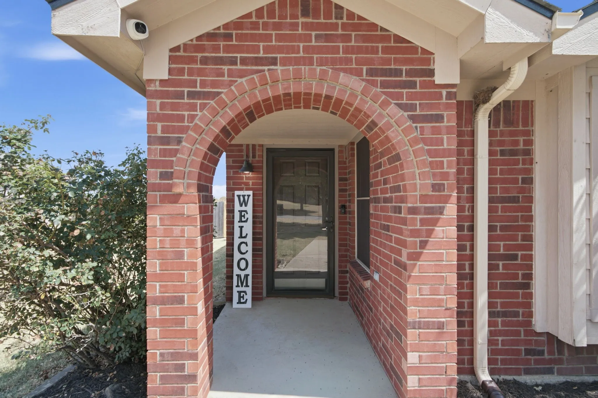 Single Family Residence For Sale in Parker County , 117 Timber Cross Court, Azle, Texas 76020, 4 Bedroom, 2 Bathroom, 2 Garage spaces, 1,744 Sqft, built in 2003, mls#21380649, Real Estate Agent in Azle, Homes For Sale in Parker county, Homes For Sale in Azle, Realtor in Azle Texas, Real Estate Brokerage Independent Realty Texas, Luminita Cordes Realtor