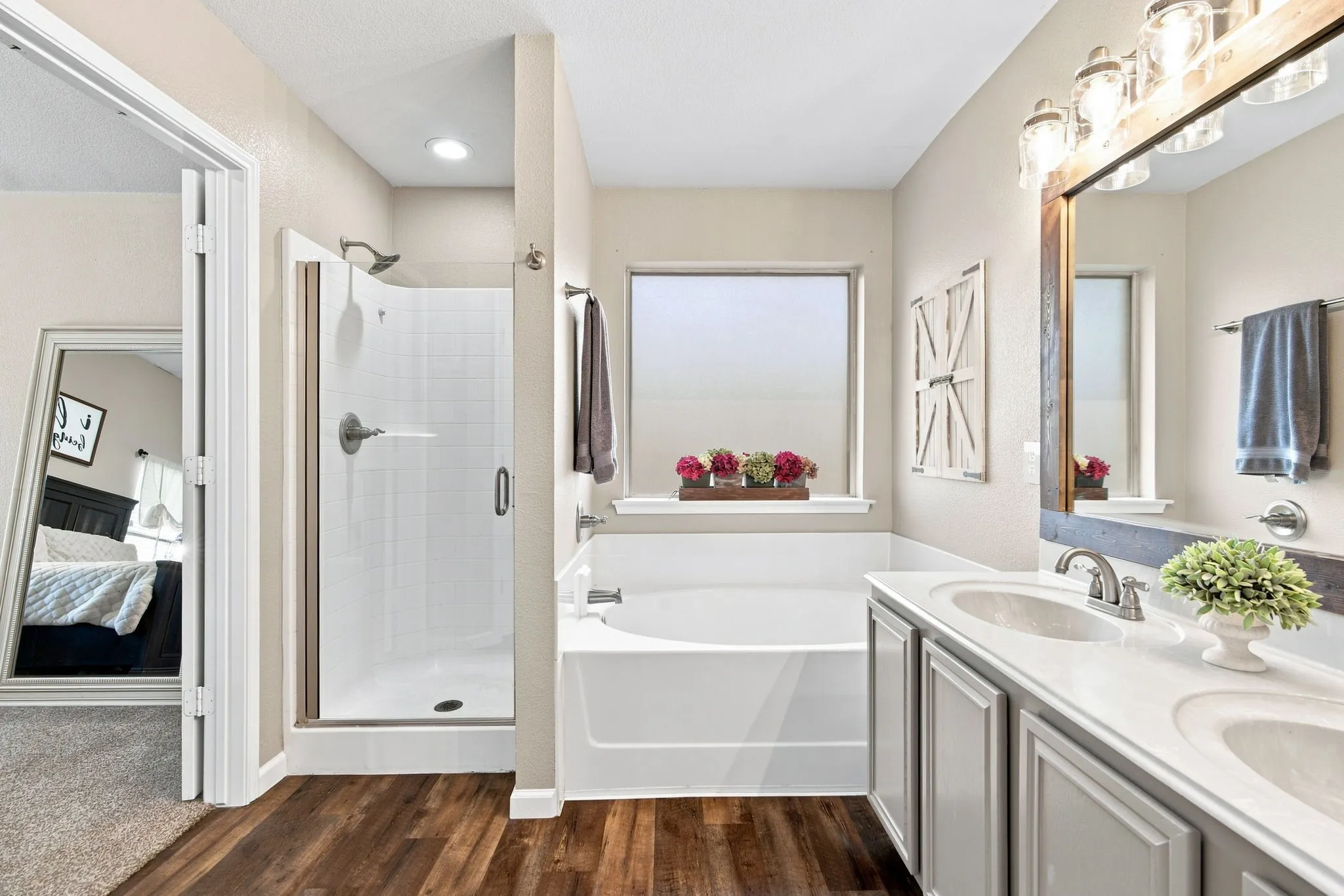 Single Family Residence For Sale in Parker County , 117 Timber Cross Court, Azle, Texas 76020, 4 Bedroom, 2 Bathroom, 2 Garage spaces, 1,744 Sqft, built in 2003, mls#21380649, Real Estate Agent in Azle, Homes For Sale in Parker county, Homes For Sale in Azle, Realtor in Azle Texas, Real Estate Brokerage Independent Realty Texas, Luminita Cordes Realtor