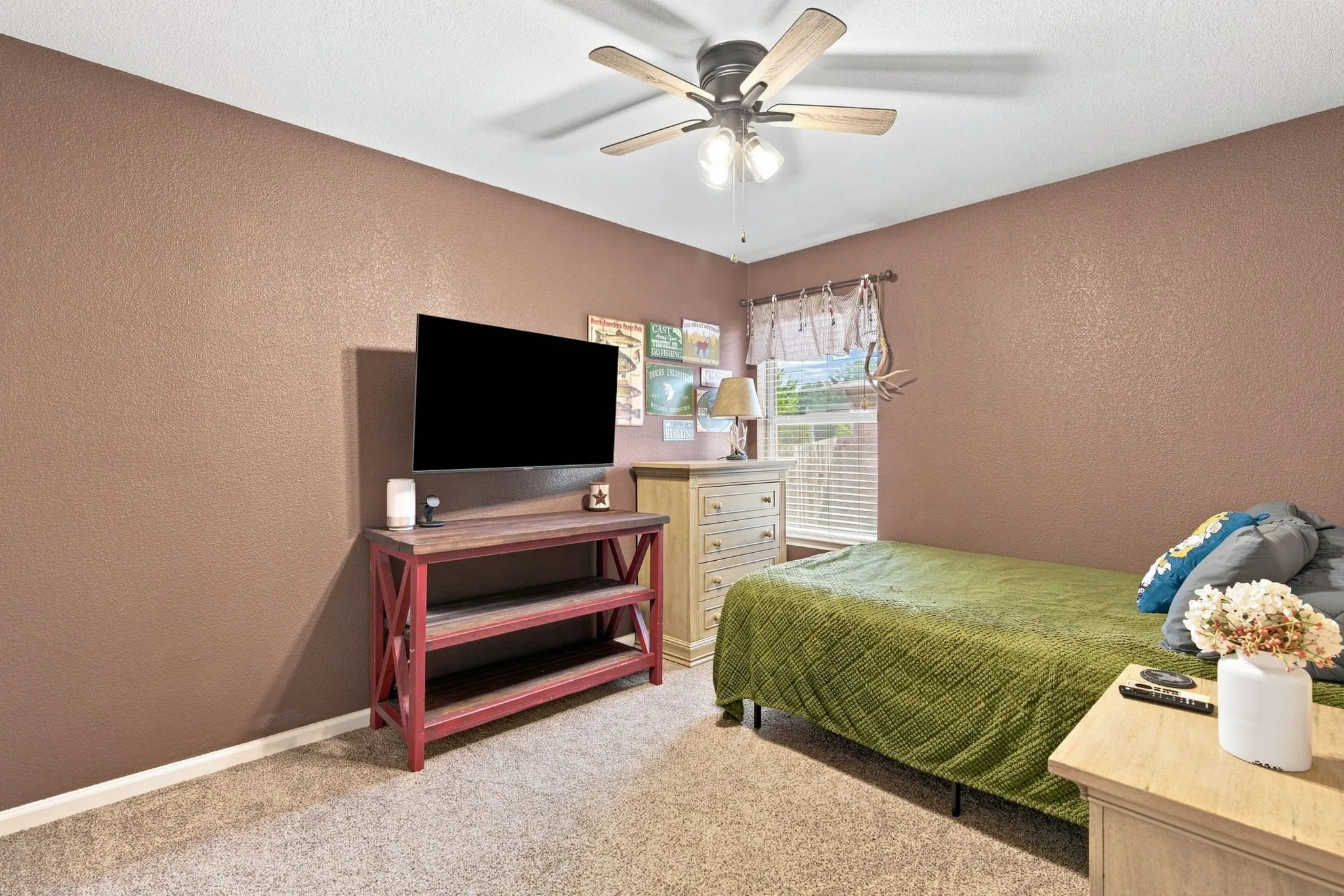 Single Family Residence For Sale in Parker County , 117 Timber Cross Court, Azle, Texas 76020, 4 Bedroom, 2 Bathroom, 2 Garage spaces, 1,744 Sqft, built in 2003, mls#21380649, Real Estate Agent in Azle, Homes For Sale in Parker county, Homes For Sale in Azle, Realtor in Azle Texas, Real Estate Brokerage Independent Realty Texas, Luminita Cordes Realtor